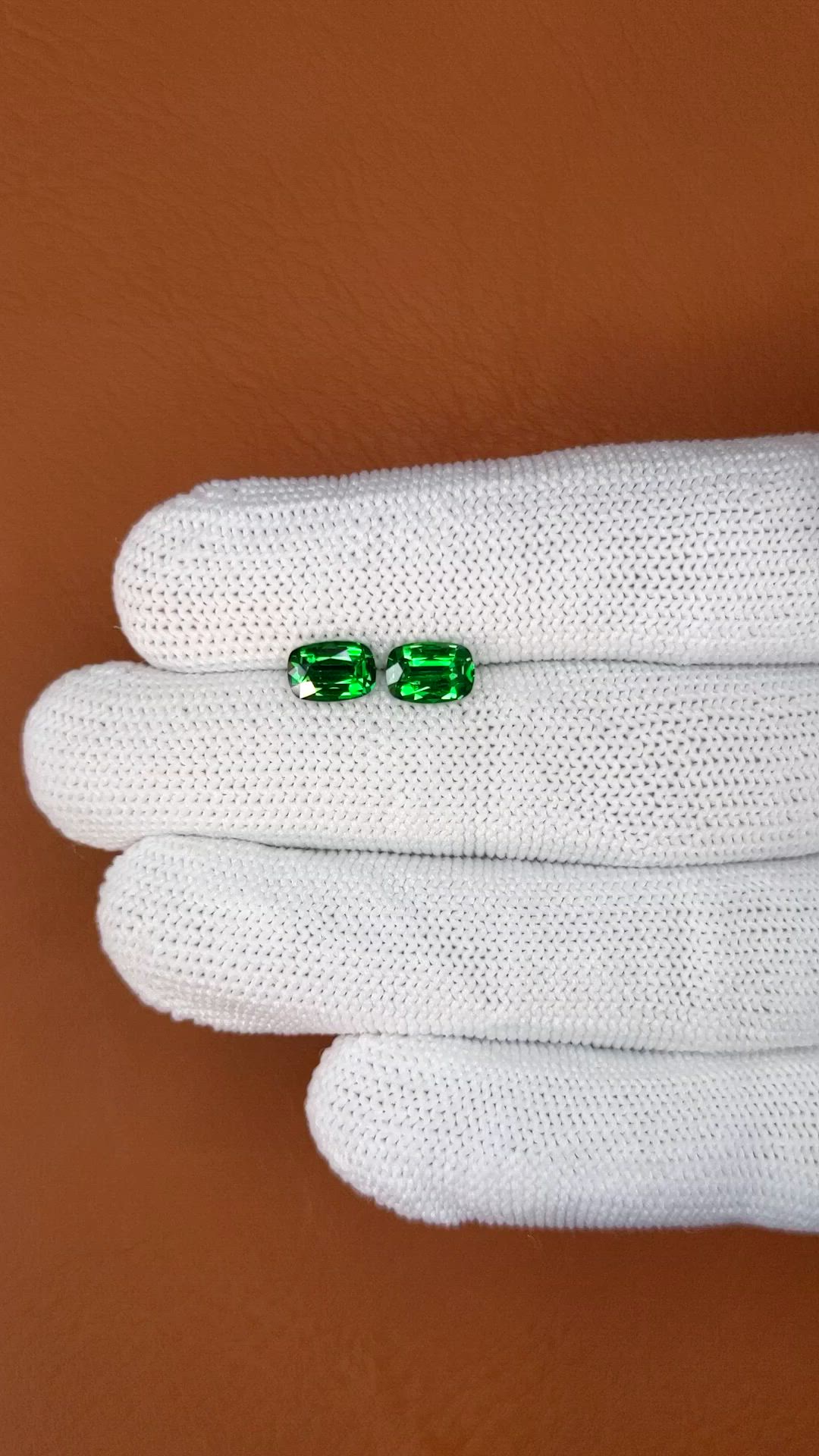 2.21&nbsp;Ct.Tw.Total Carat Weight Tsavorite Garnet Pair from Madagascar Size Video