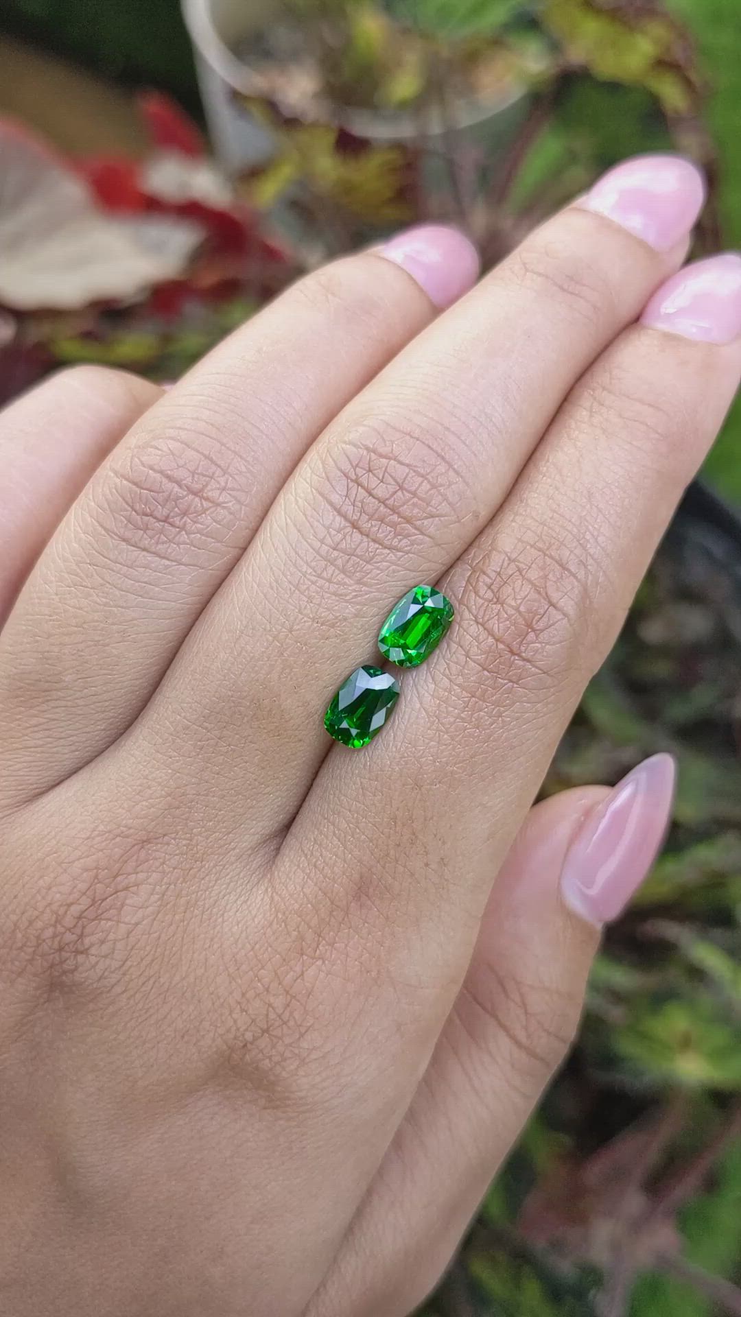 2.21&nbsp;Ct.Tw.Total Carat Weight Tsavorite Garnet Pair from Madagascar Size Video