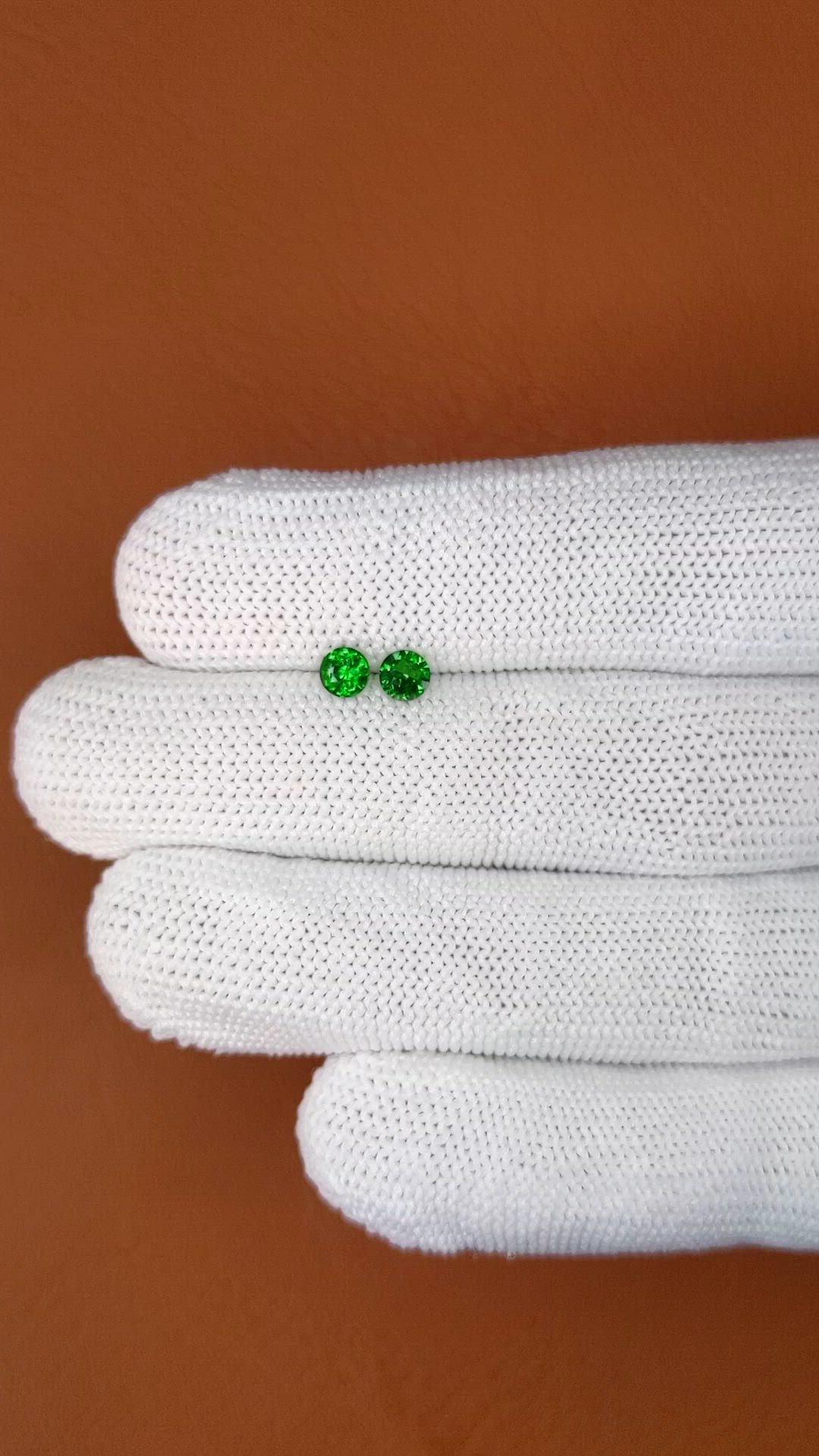0.56&nbsp;Ct.Tw.Total Carat Weight Tsavorite Garnet Pair from Madagascar Size Video