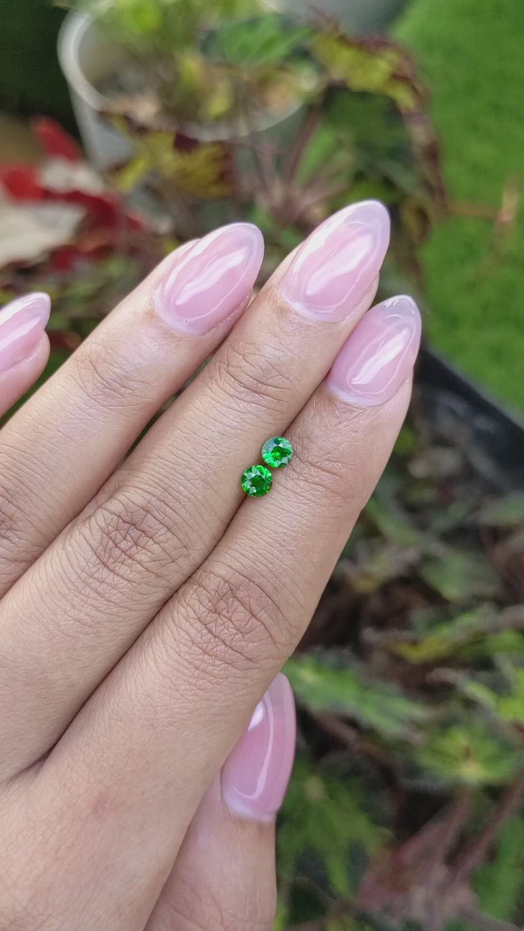 0.56&nbsp;Ct.Tw.Total Carat Weight Tsavorite Garnet Pair from Madagascar Size Video