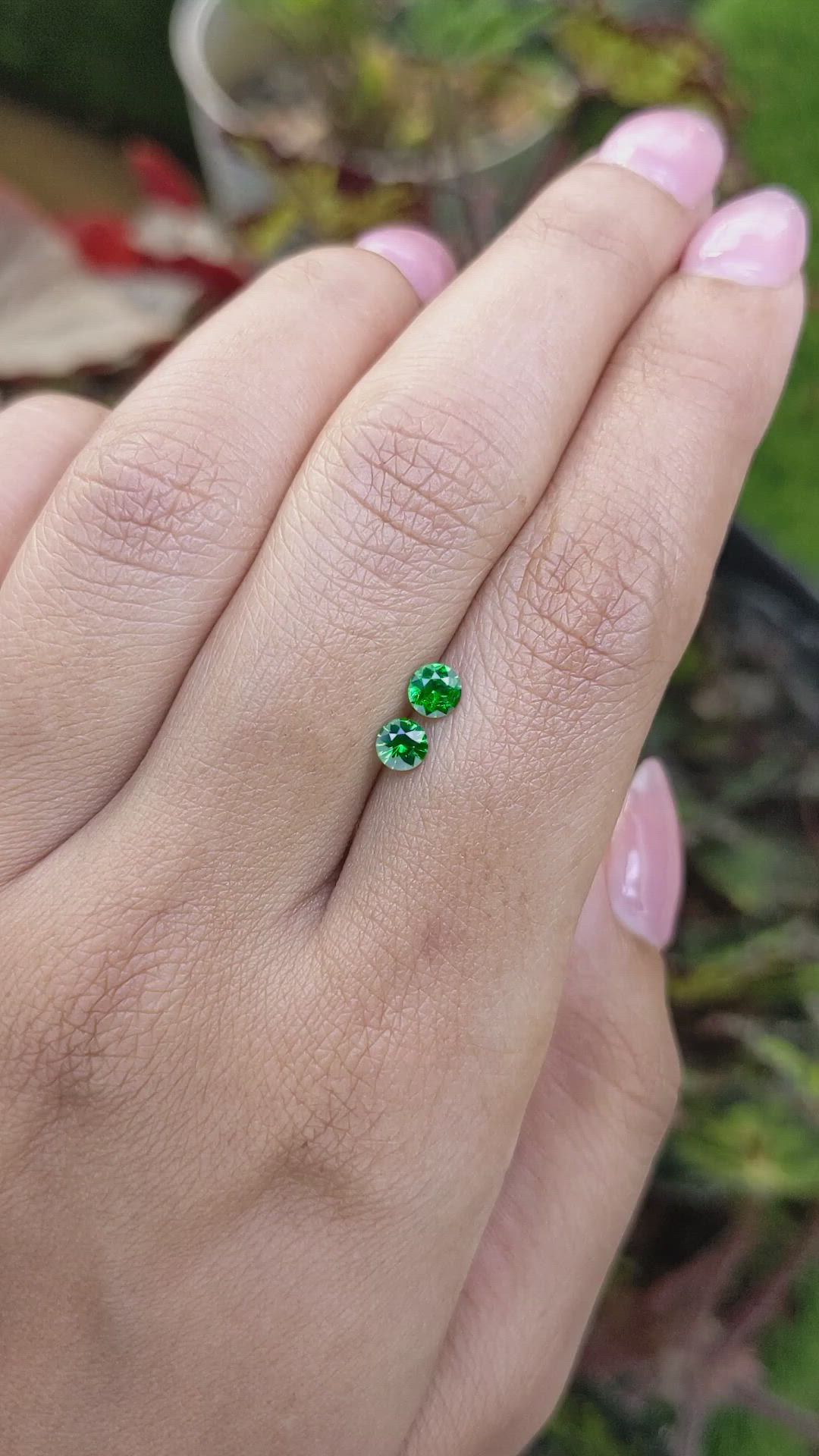 0.50&nbsp;Ct.Tw.Total Carat Weight Tsavorite Garnet Pair from Madagascar Size Video