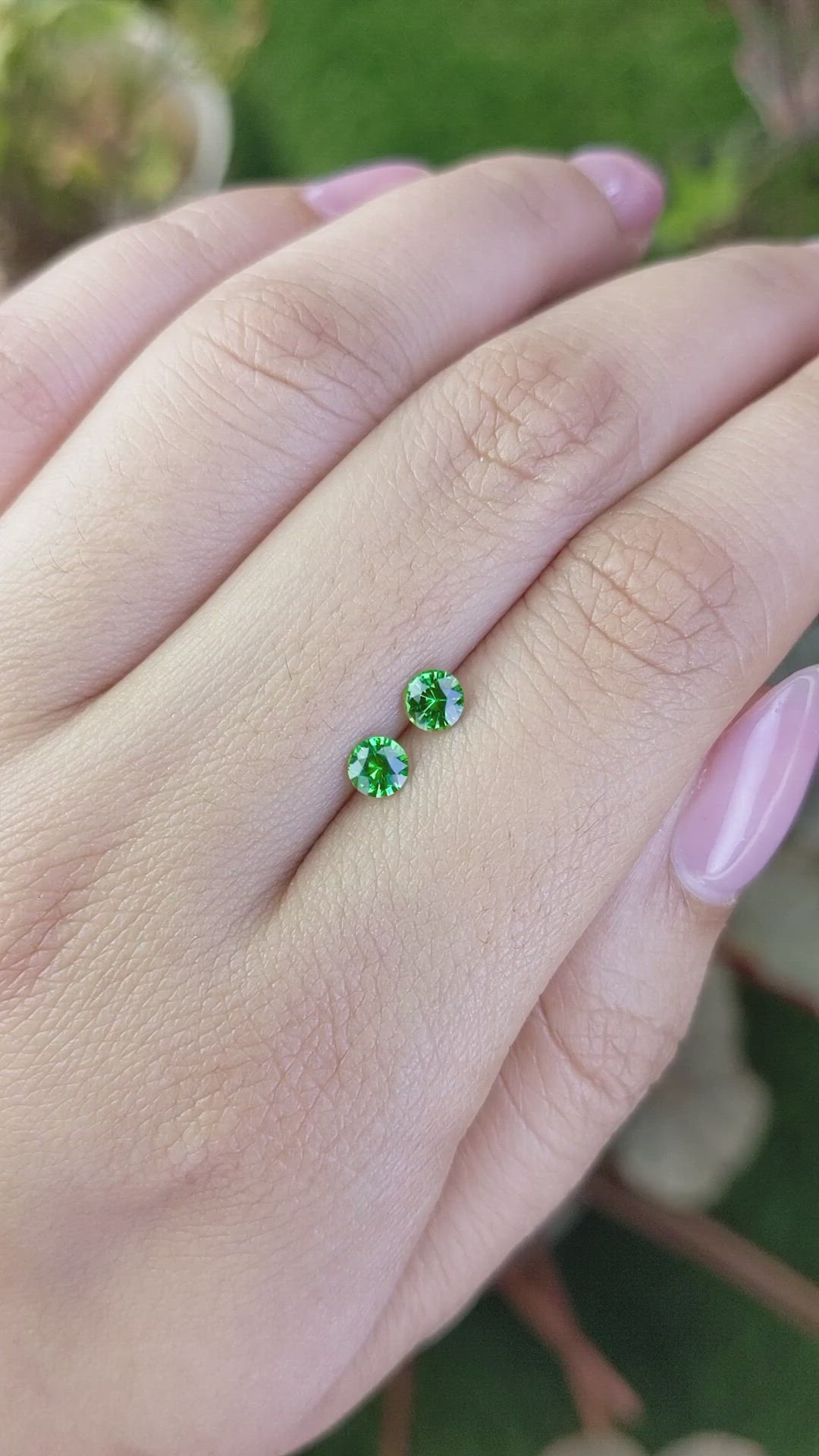 0.53&nbsp;Ct.Tw.Total Carat Weight Tsavorite Garnet Pair from Madagascar Size Video