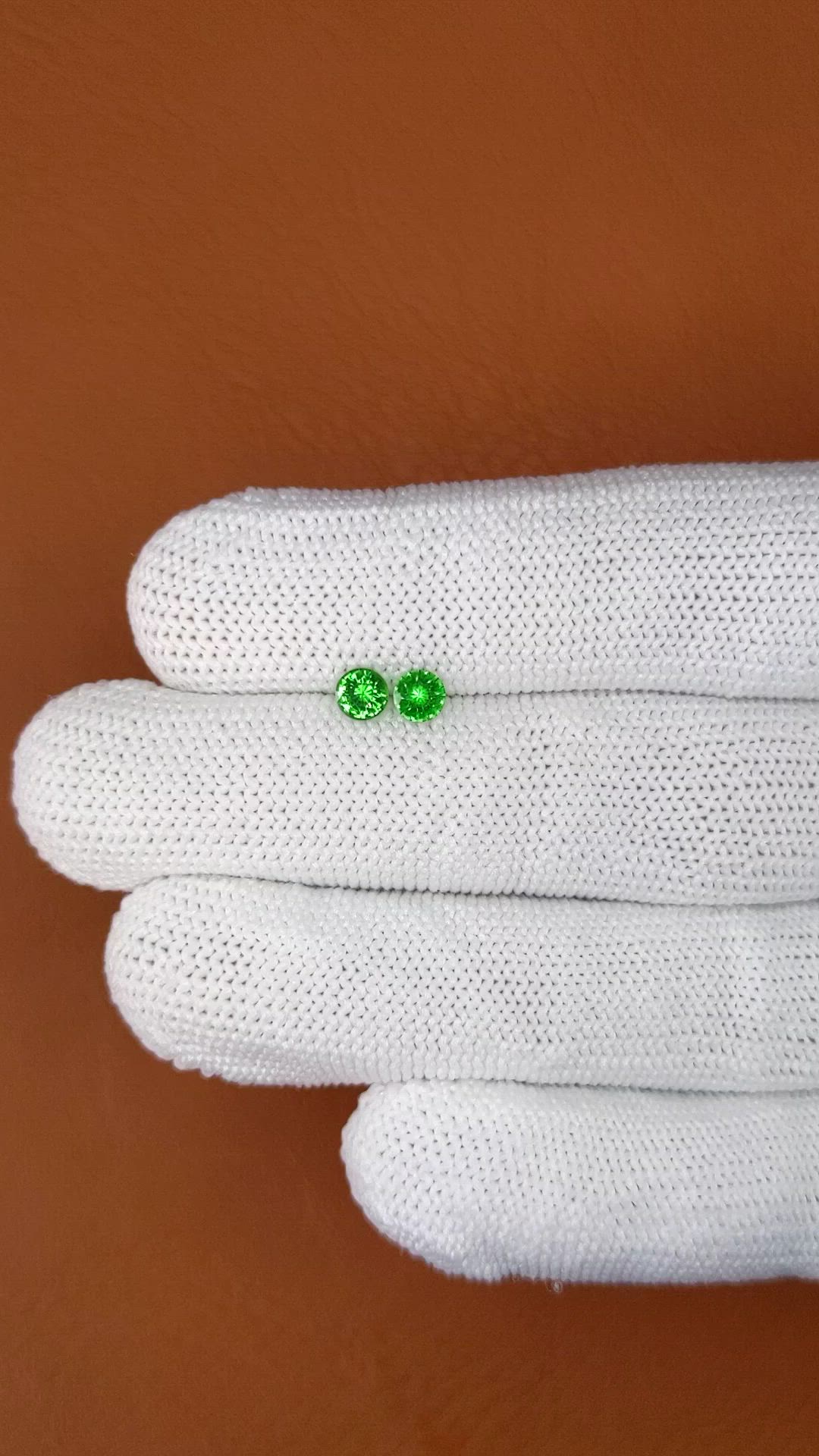 0.53&nbsp;Ct.Tw.Total Carat Weight Tsavorite Garnet Pair from Madagascar Size Video