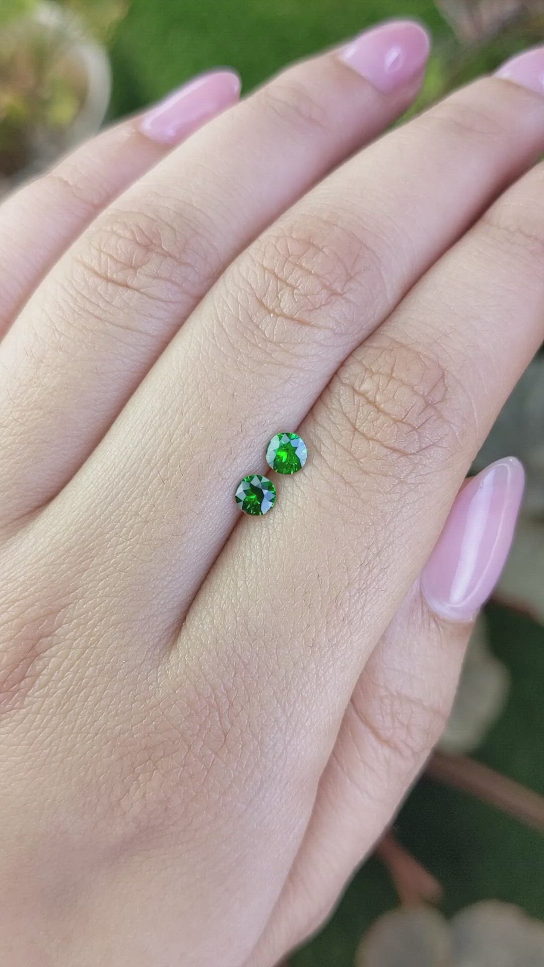 0.49&nbsp;Ct.Tw.Total Carat Weight Tsavorite Garnet Pair from Madagascar Size Video