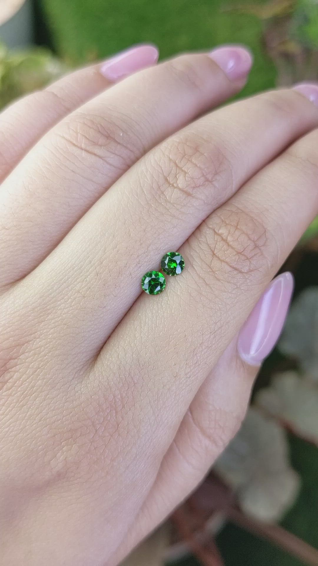 0.53&nbsp;Ct.Tw.Total Carat Weight Tsavorite Garnet Pair from Madagascar Size Video