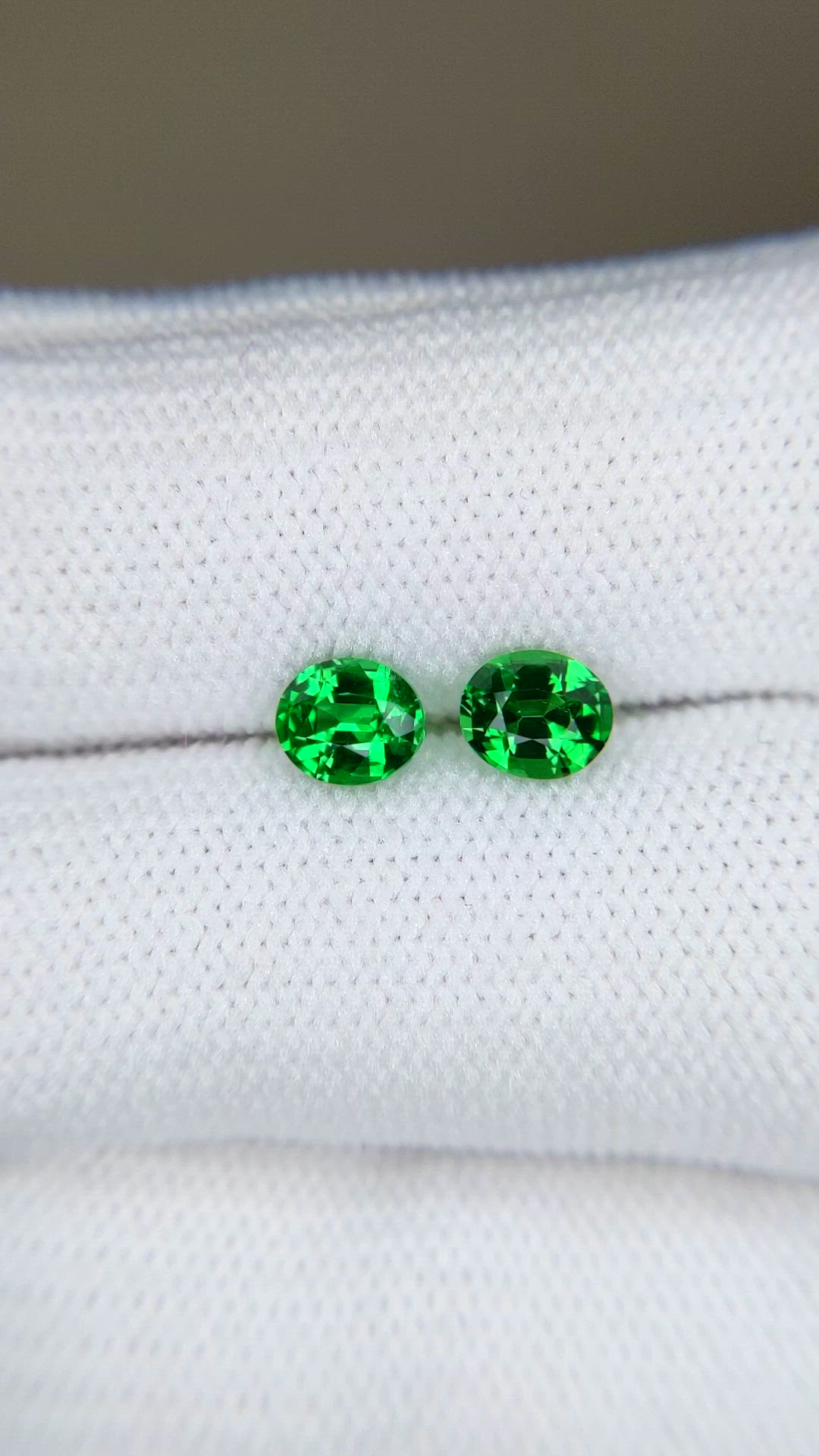 1.16&nbsp;Ct.Tw.Total Carat Weight Tsavorite Garnet Pair from Tanzania Size Video