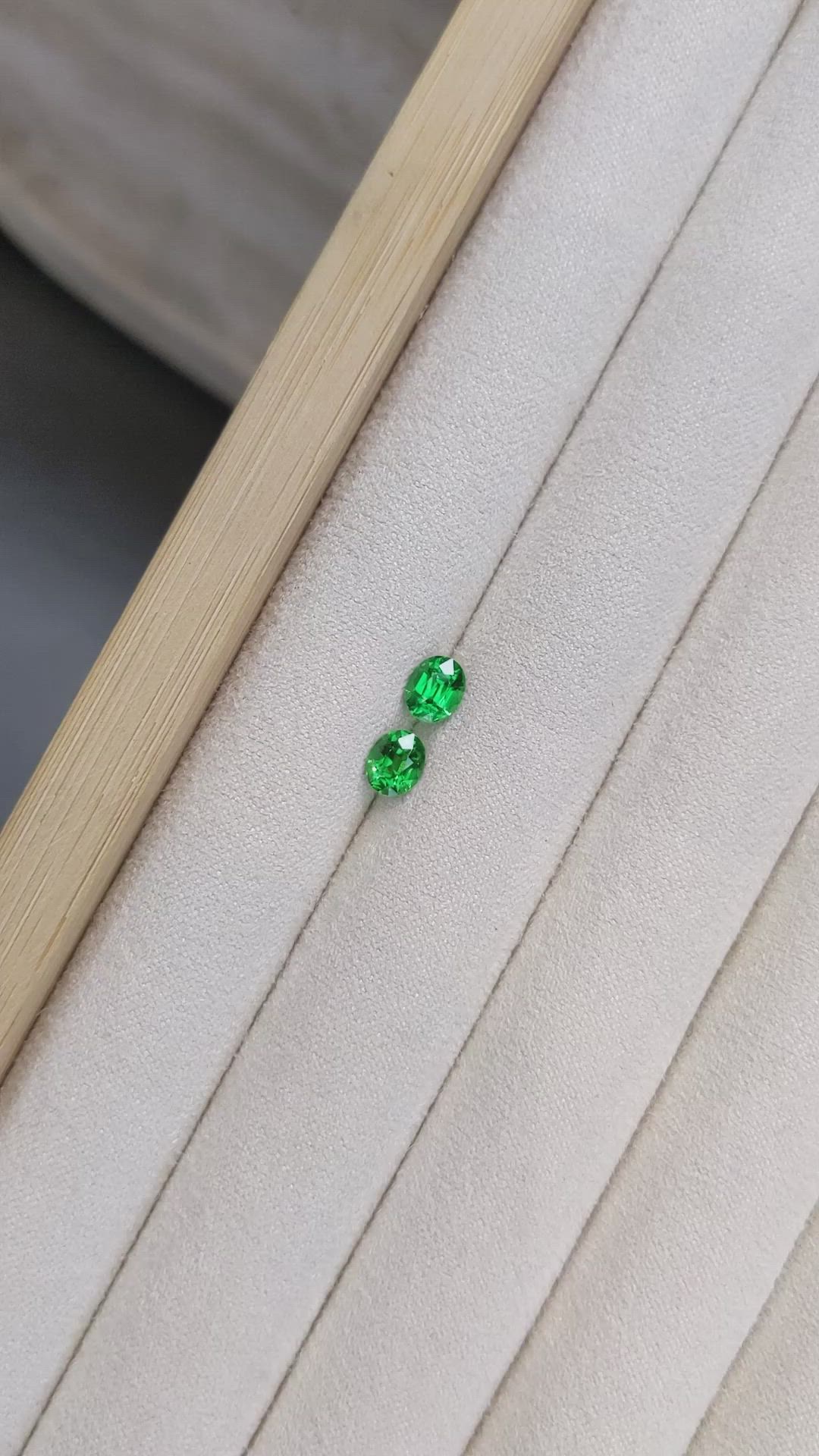 1.25&nbsp;Ct.Tw.Total Carat Weight Tsavorite Garnet Pair from Tanzania Size Video