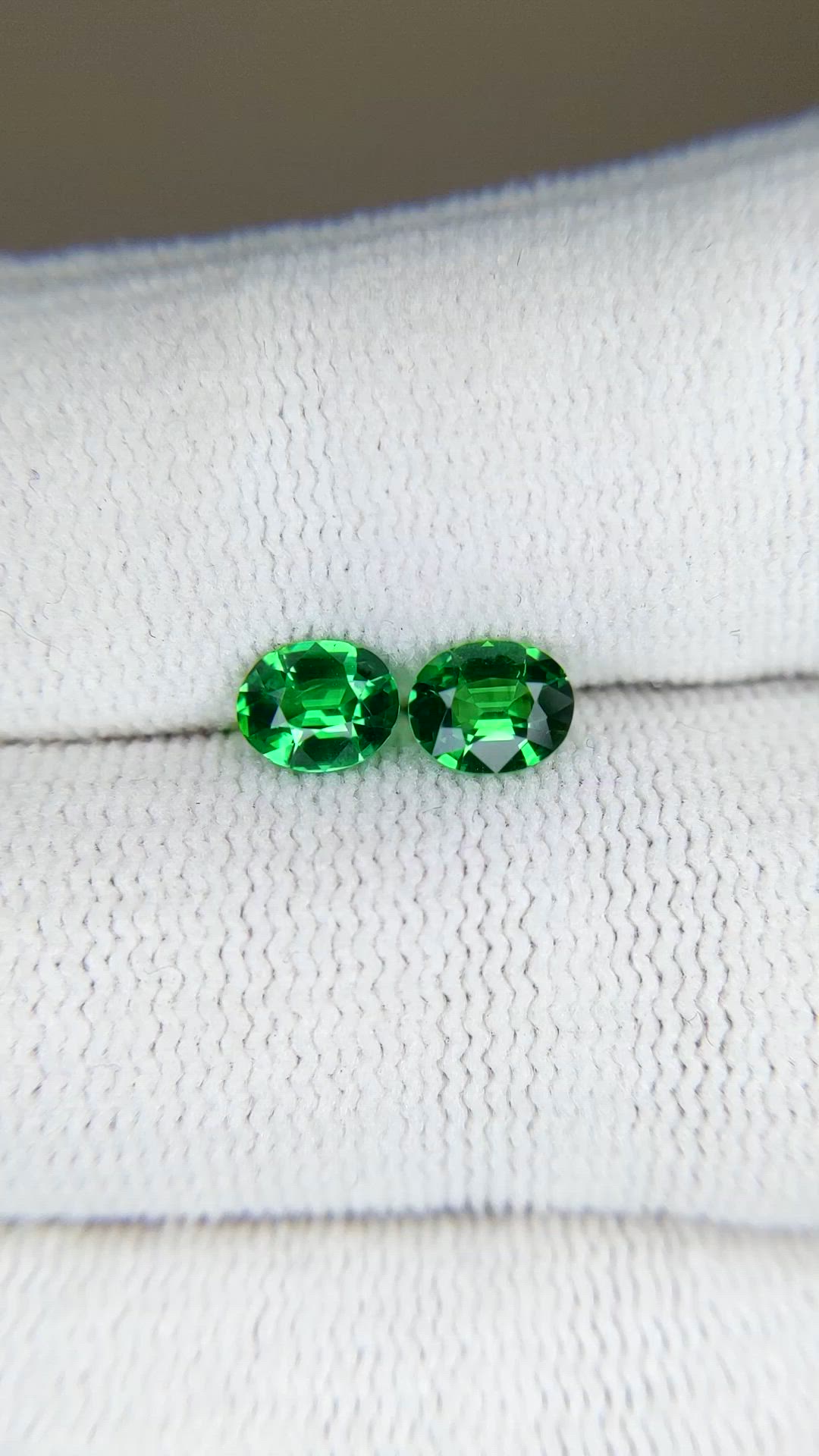 1.14&nbsp;Ct.Tw.Total Carat Weight Tsavorite Garnet Pair from Tanzania Size Video