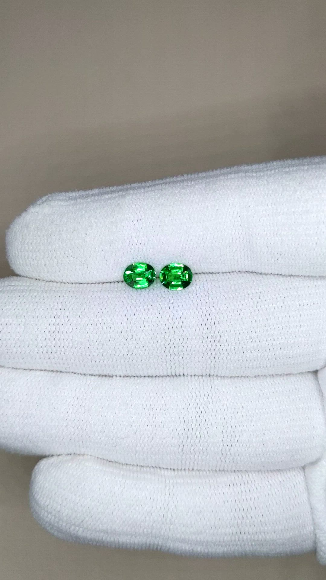 1.14&nbsp;Ct.Tw.Total Carat Weight Tsavorite Garnet Pair from Tanzania Size Video