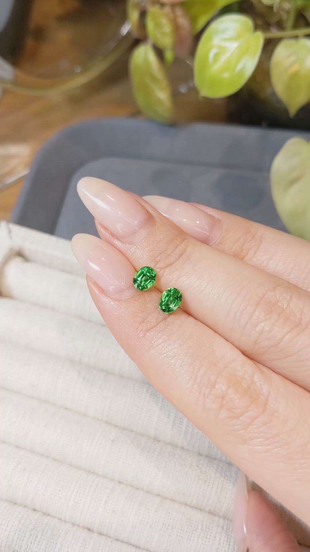 1.35&nbsp;Ct.Tw.Total Carat Weight Tsavorite Garnet Pair from Tanzania Size Video