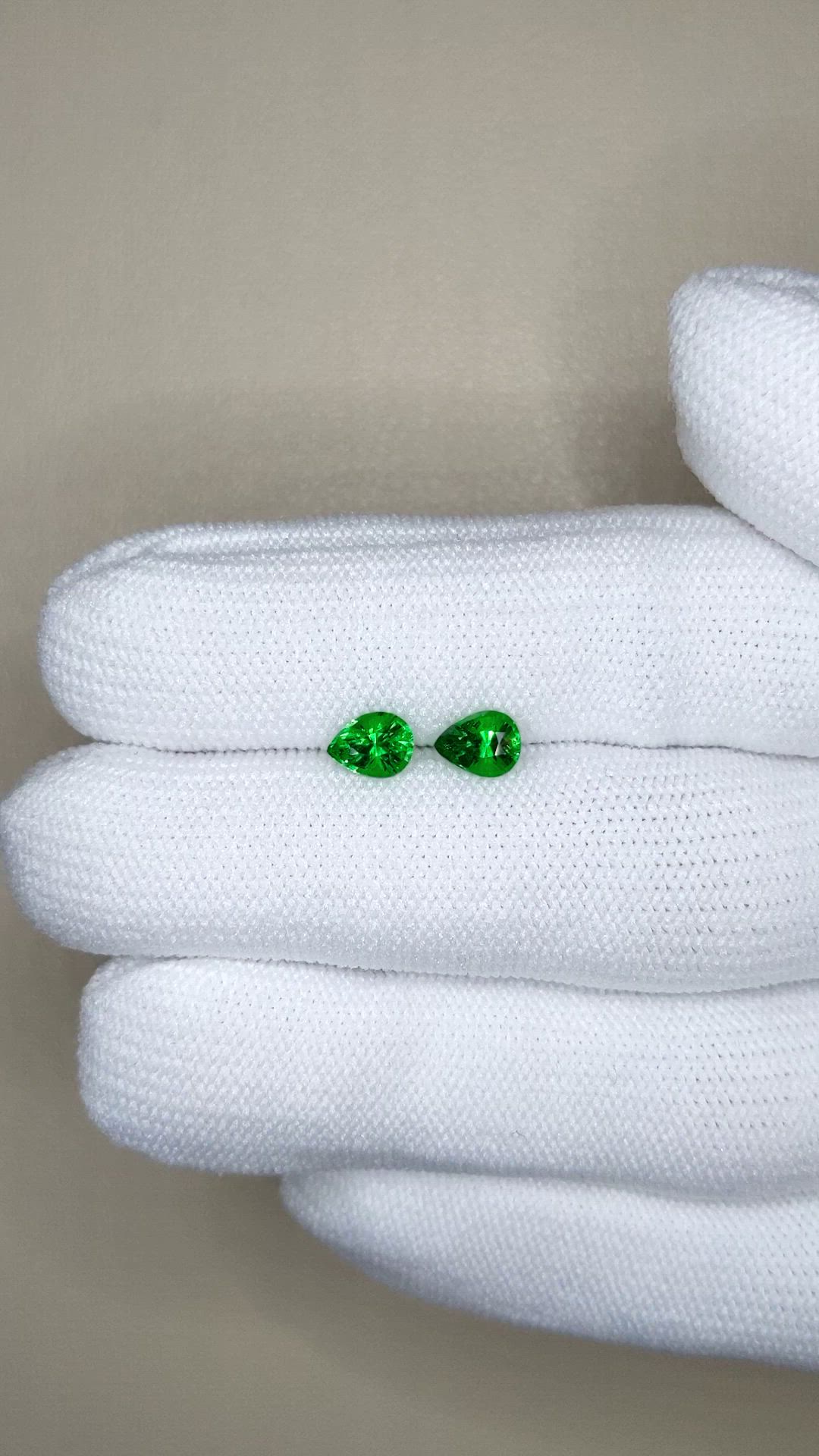 1.14&nbsp;Ct.Tw.Total Carat Weight Tsavorite Garnet Pair from Tanzania Size Video