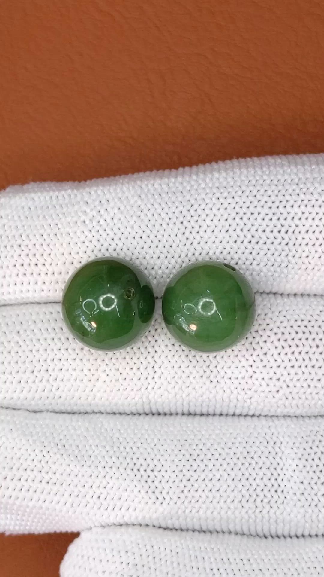 28.54 Ct.Tw.Total Carat Weight Green Jade Pair from Burma (Myanmar) Size Video