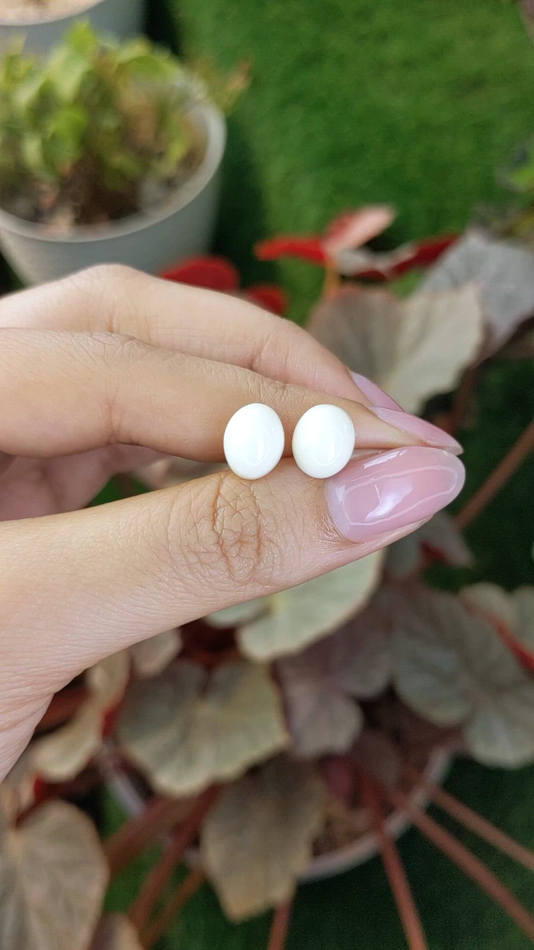 6.29&nbsp;Ct.Tw.Total Carat Weight Salmon and White Cabochon Coral Pair from Italy Size Video