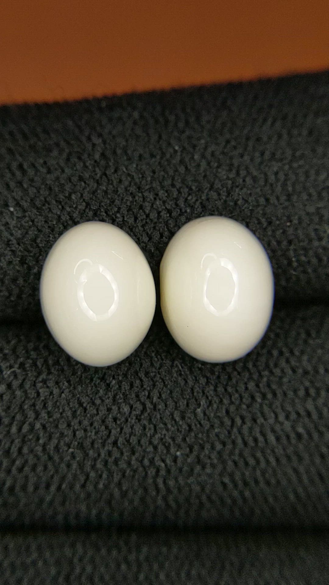 7.22&nbsp;Ct.Tw.Total Carat Weight Salmon and White Cabochon Coral Pair from Italy Size Video