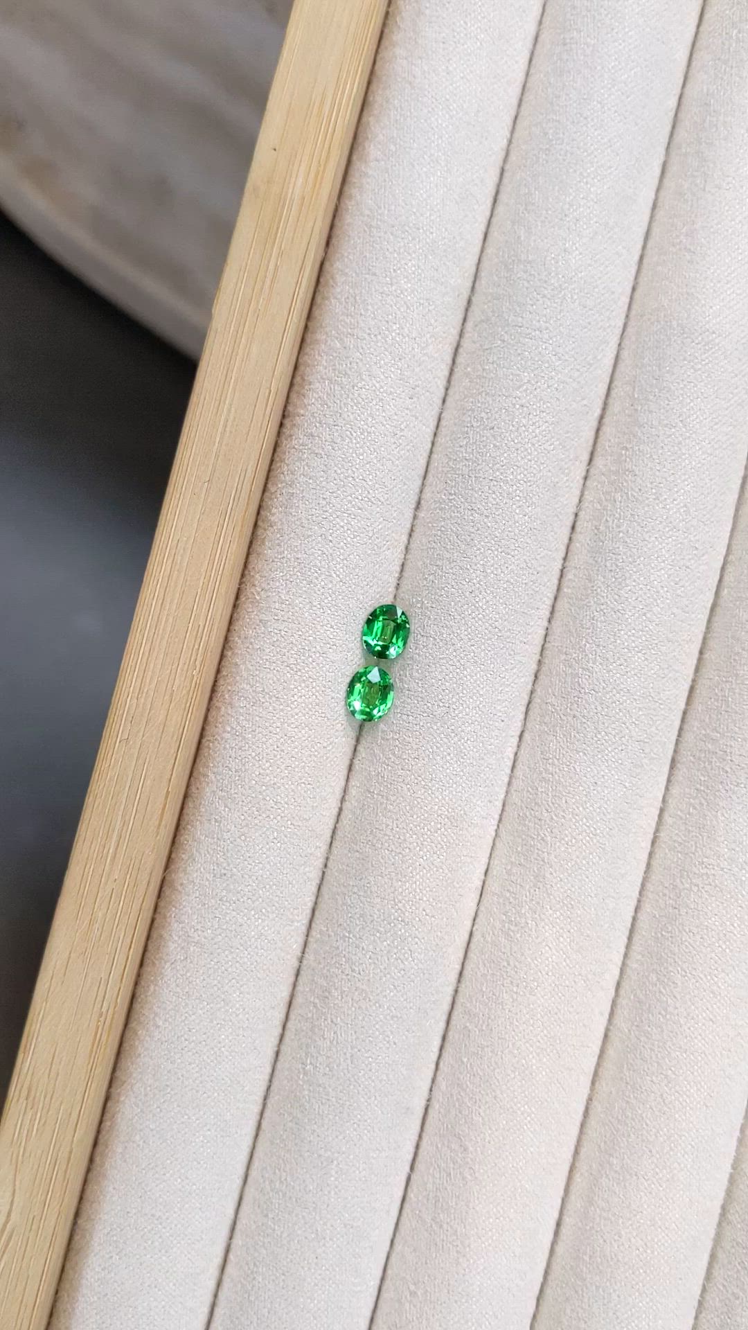0.99&nbsp;Ct.Tw.Total Carat Weight Tsavorite Garnet Pair from Tanzania Size Video