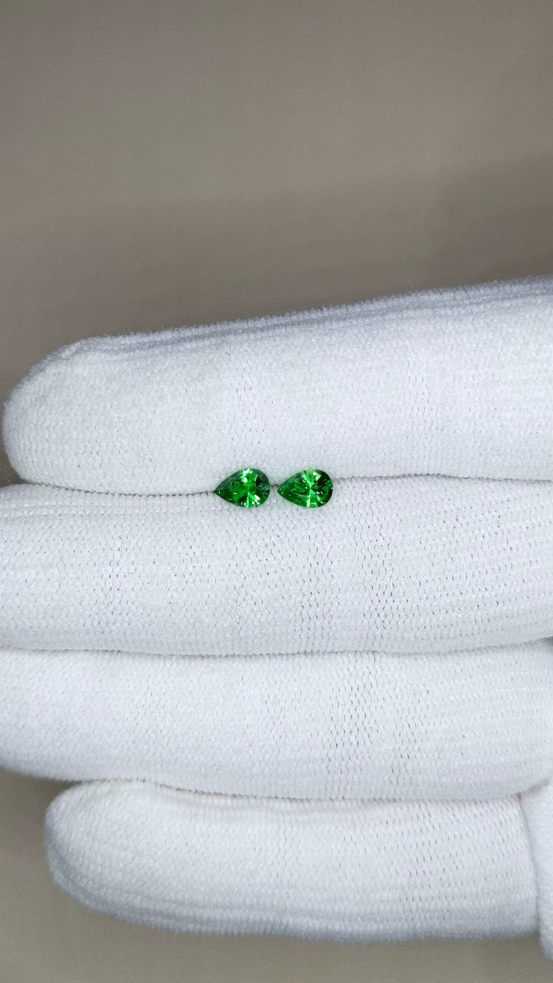 0.66&nbsp;Ct.Tw.Total Carat Weight Tsavorite Garnet Pair from Tanzania Size Video