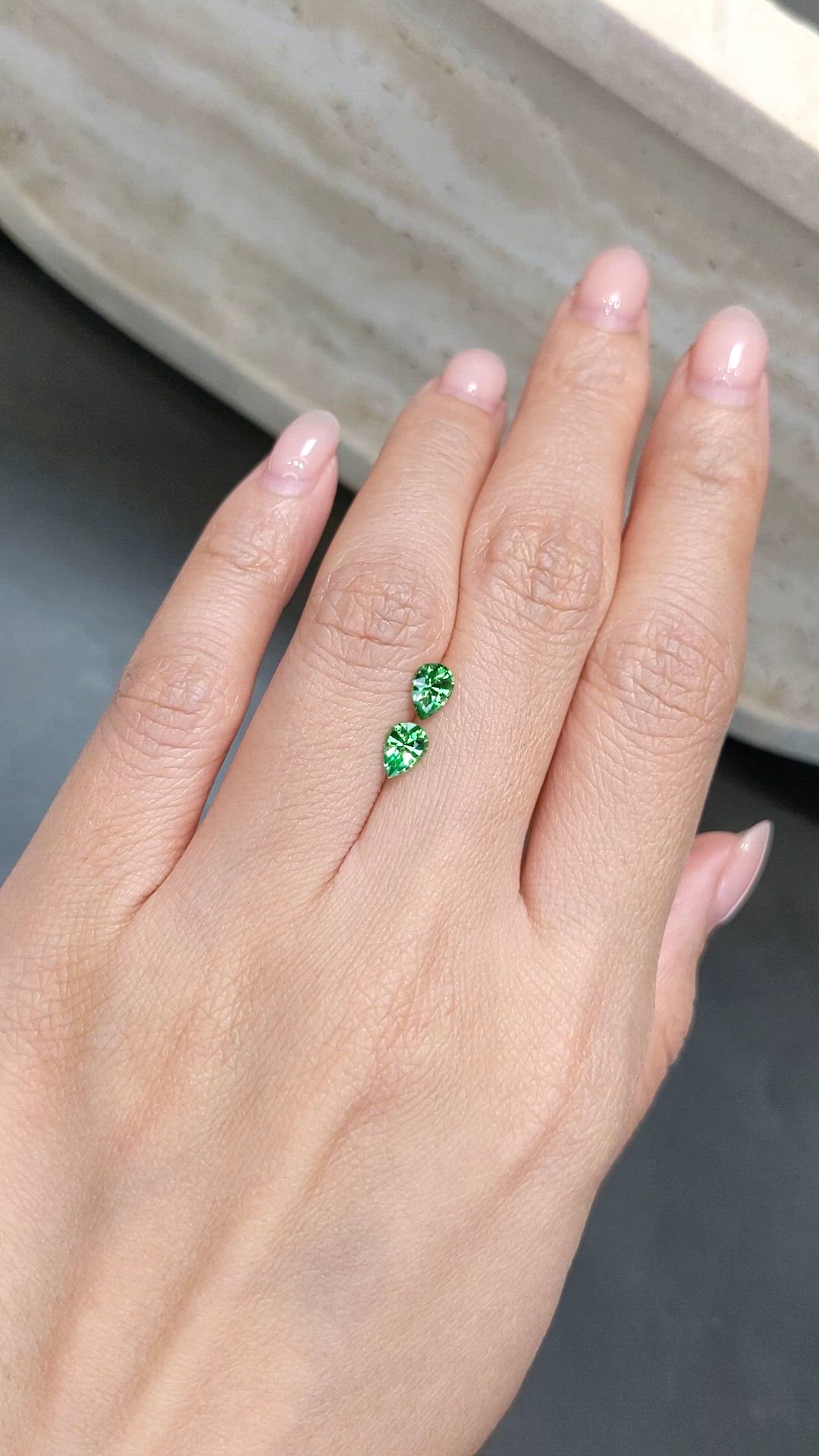 0.95&nbsp;Ct.Tw.Total Carat Weight Tsavorite Garnet Pair from Tanzania Size Video