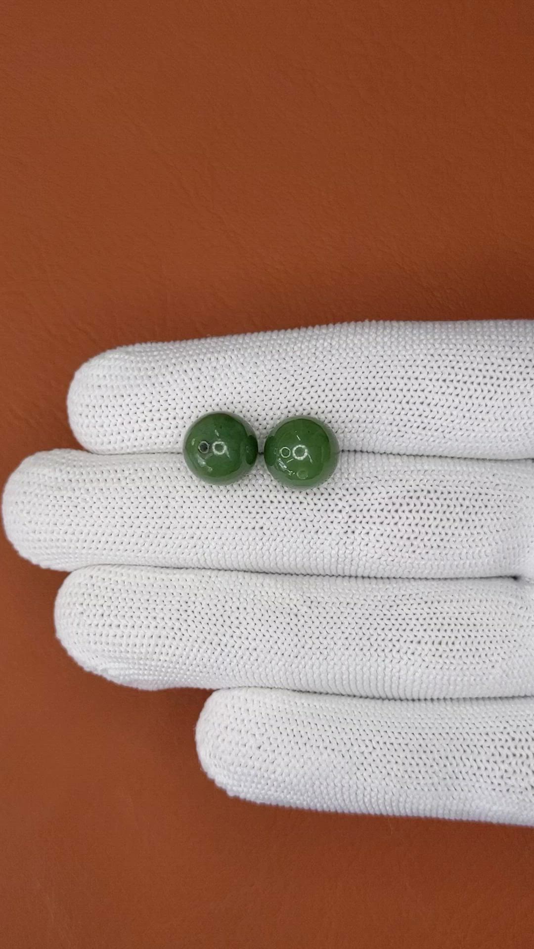 15.54&nbsp;Ct.Tw.Total Carat Weight Green Jade Pair from Burma (Myanmar) Size Video