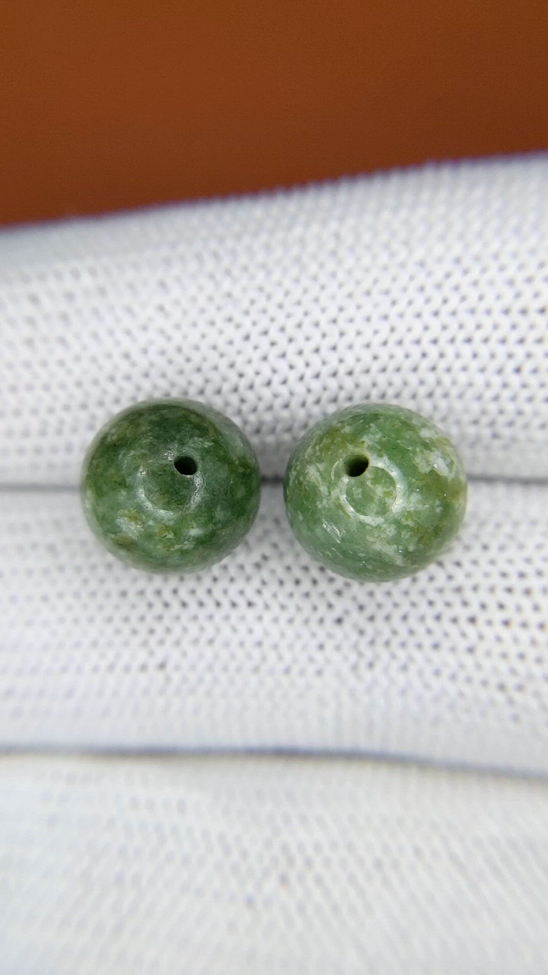 15.18&nbsp;Ct.Tw.Total Carat Weight Green Jade Pair from Burma (Myanmar) Size Video