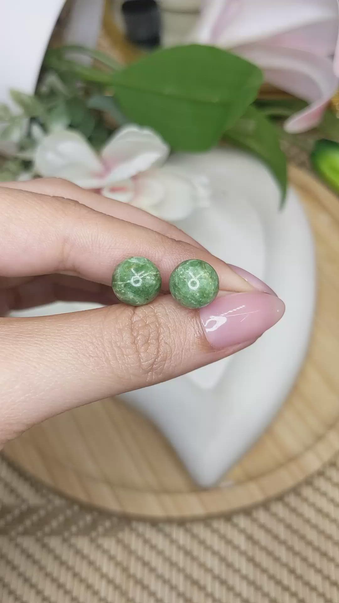 15.21&nbsp;Ct.Tw.Total Carat Weight Green Jade Pair from Burma (Myanmar) Size Video