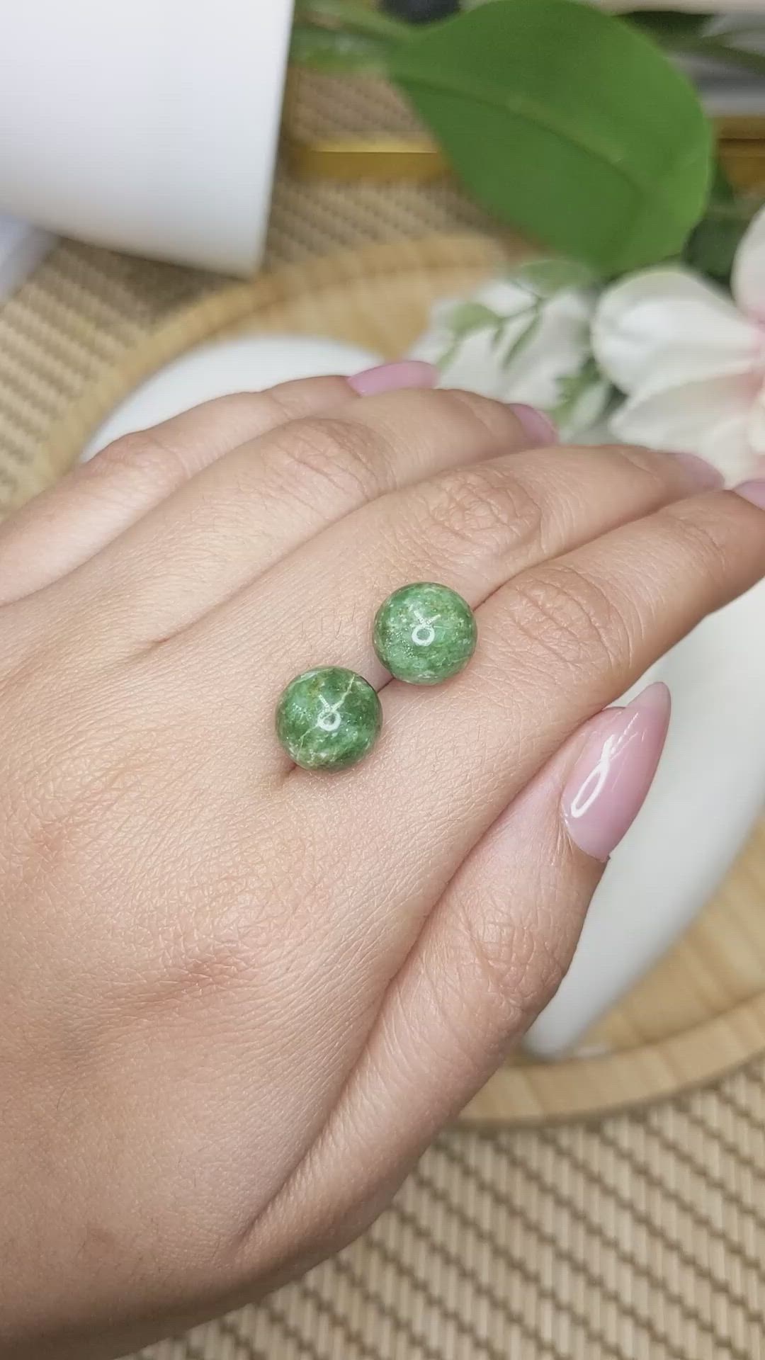 15.21&nbsp;Ct.Tw.Total Carat Weight Green Jade Pair from Burma (Myanmar) Size Video