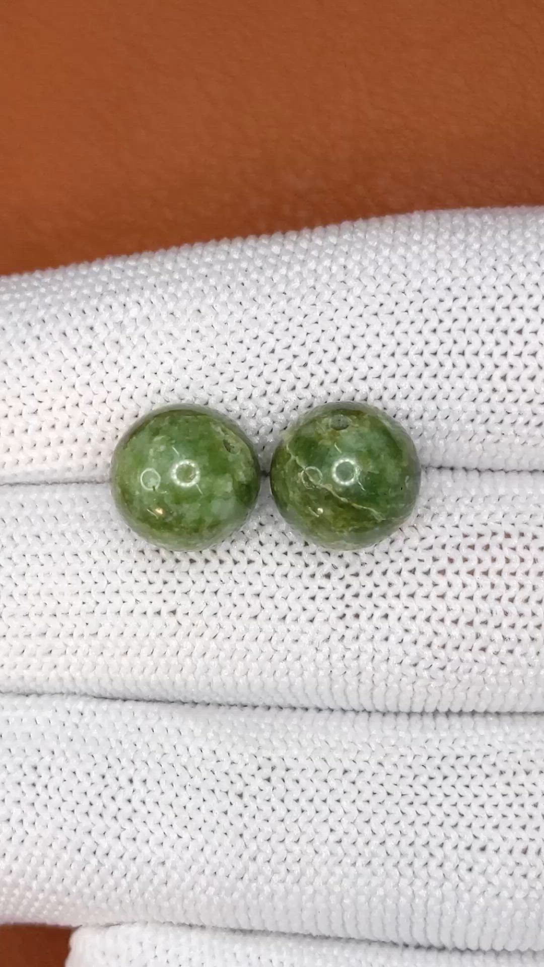15.21&nbsp;Ct.Tw.Total Carat Weight Green Jade Pair from Burma (Myanmar) Size Video
