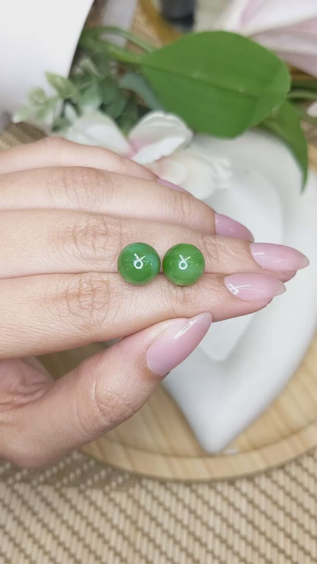 15.65&nbsp;Ct.Tw.Total Carat Weight Green Jade Pair from Burma (Myanmar) Size Video