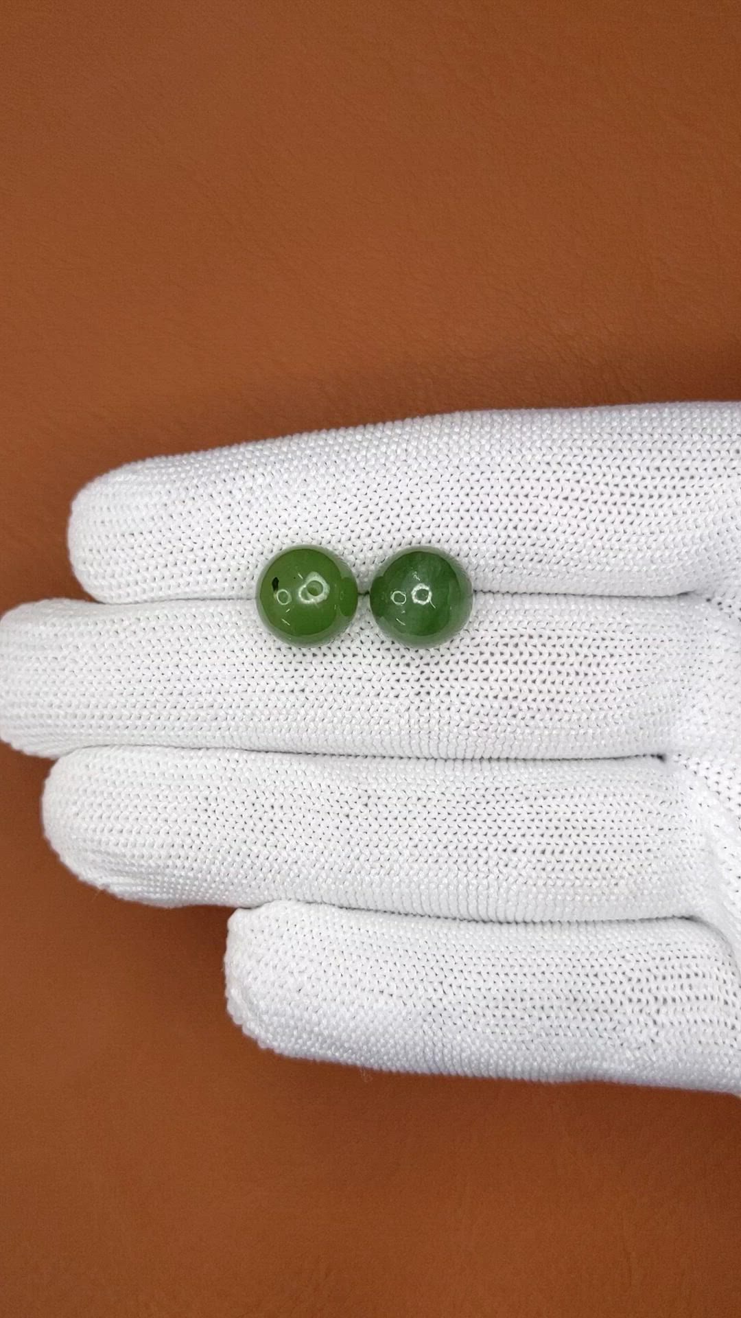 15.65&nbsp;Ct.Tw.Total Carat Weight Green Jade Pair from Burma (Myanmar) Size Video