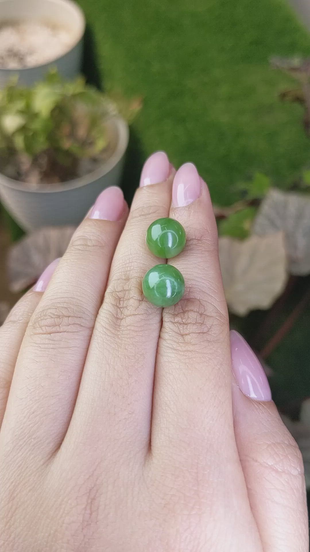 15.65&nbsp;Ct.Tw.Total Carat Weight Green Jade Pair from Burma (Myanmar) Size Video