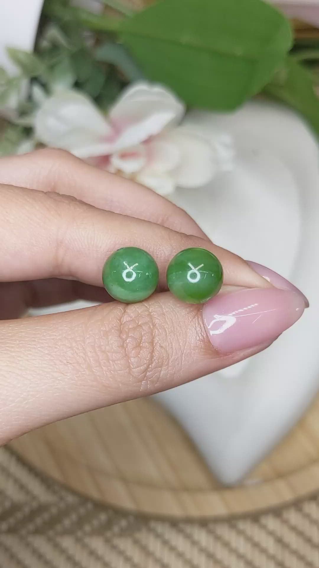 15.65&nbsp;Ct.Tw.Total Carat Weight Green Jade Pair from Burma (Myanmar) Size Video