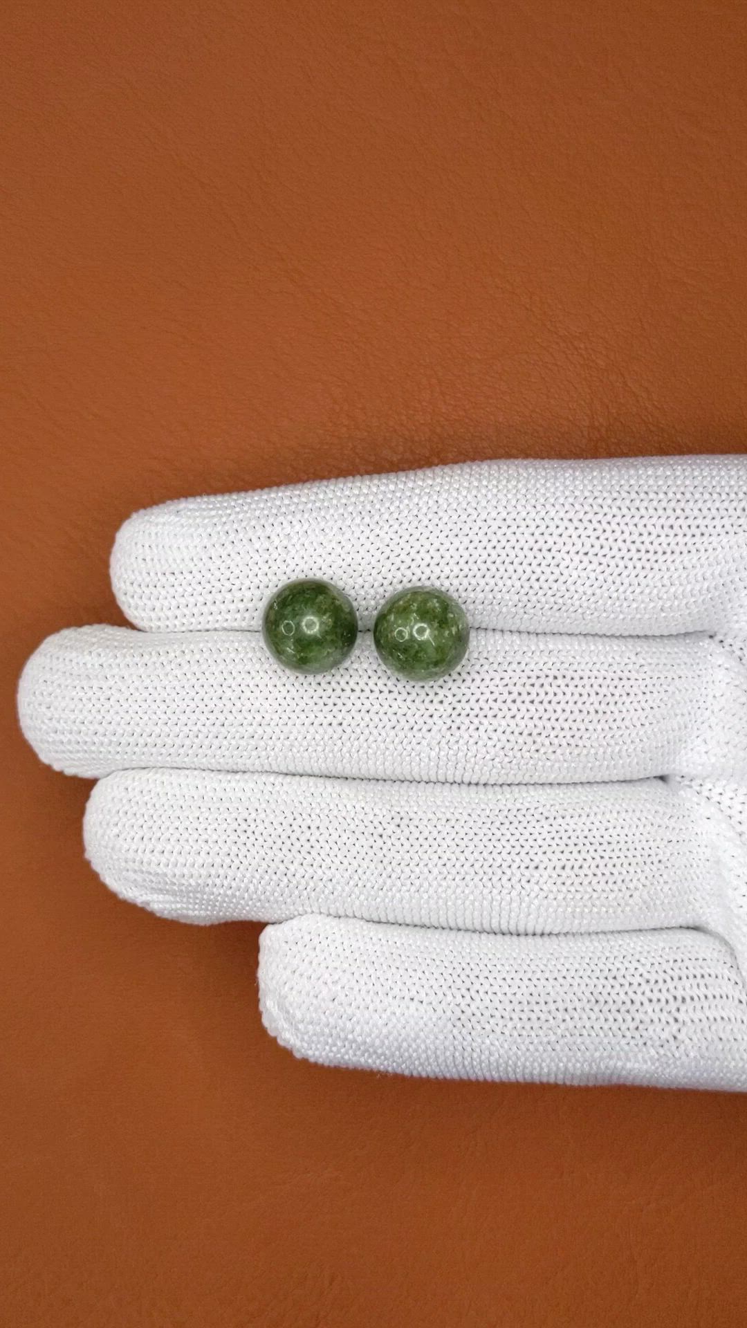 14.87&nbsp;Ct.Tw.Total Carat Weight Green Jade Pair from Burma (Myanmar) Size Video
