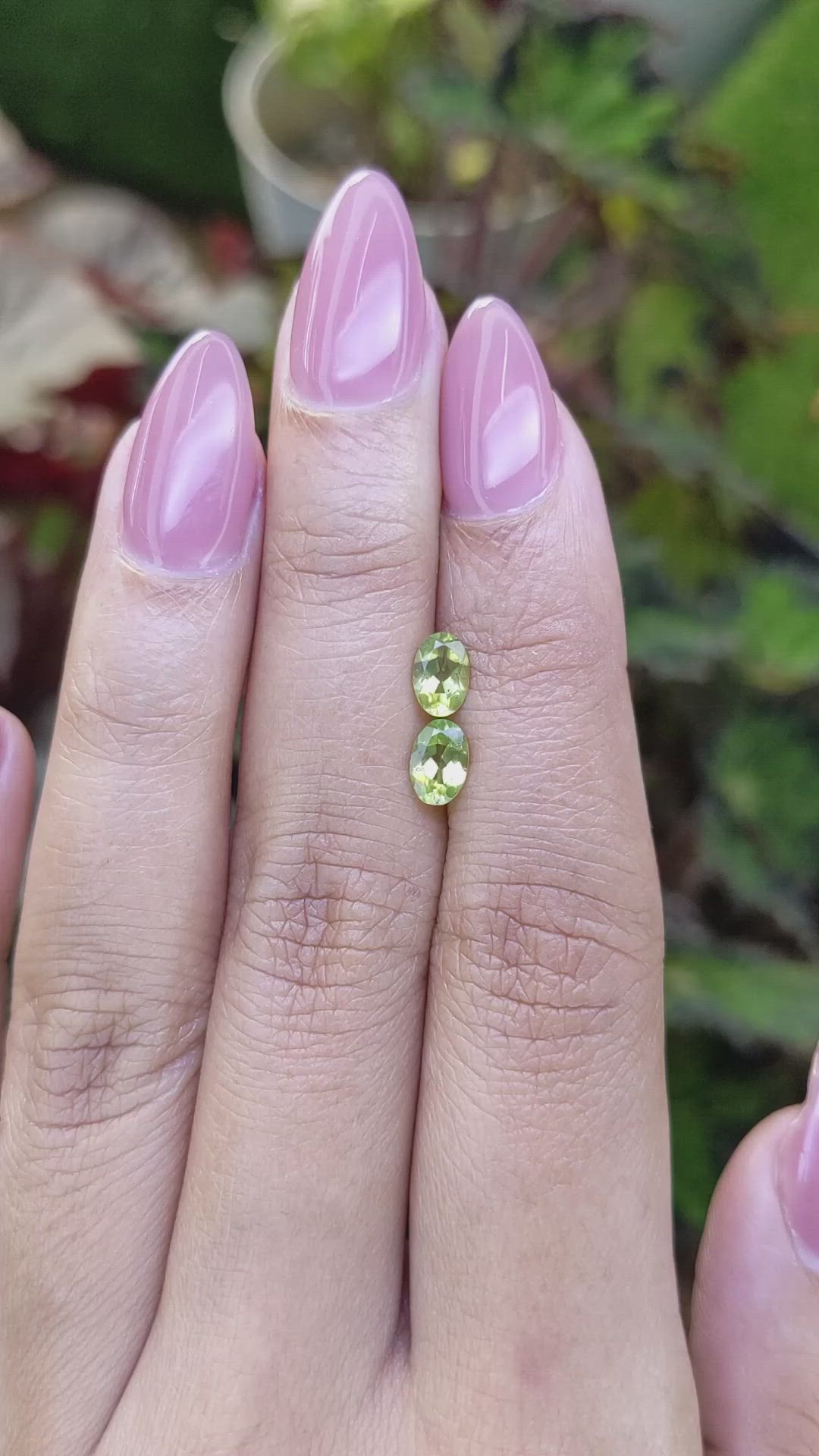 0.94 Ct.Tw.Total Carat Weight Green (Lime Green) Peridot Pair from Ceylon (Sri Lanka) Size Video
