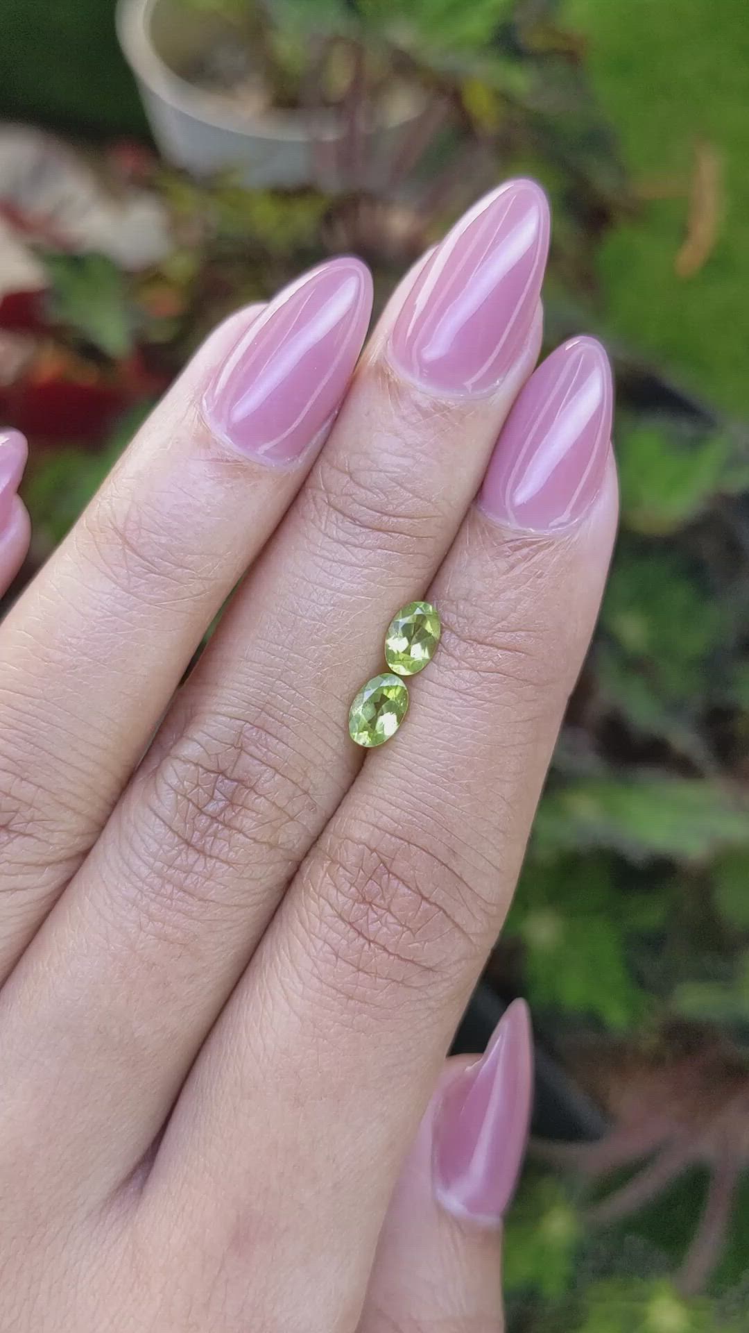 0.94 Ct.Tw.Total Carat Weight Green (Lime Green) Peridot Pair from Ceylon (Sri Lanka) Size Video