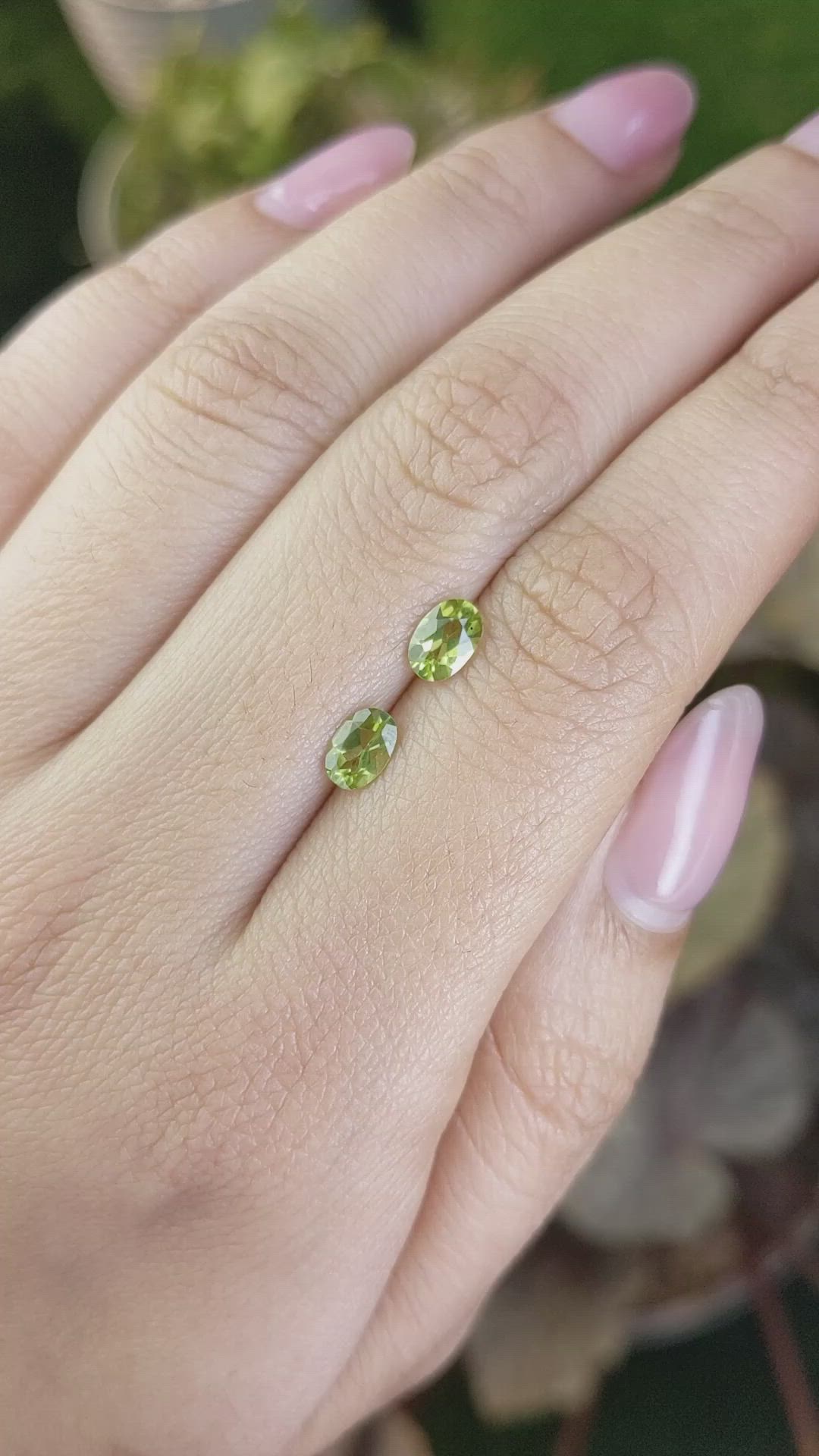 0.90 Ct.Tw.Total Carat Weight Yellowish Green Peridot Pair from Ceylon (Sri Lanka) Size Video