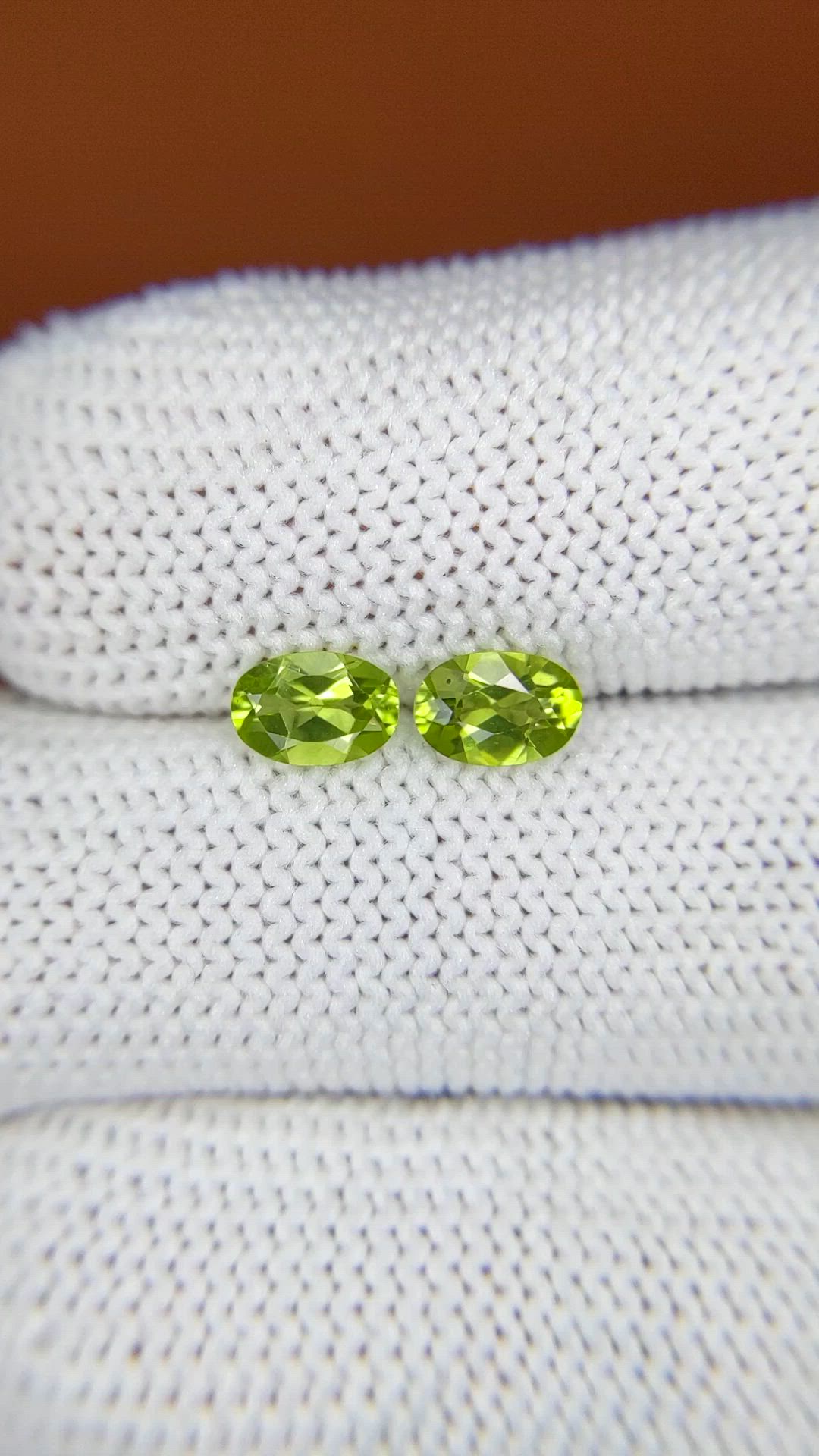 0.90 Ct.Tw.Total Carat Weight Yellowish Green Peridot Pair from Ceylon (Sri Lanka) Size Video