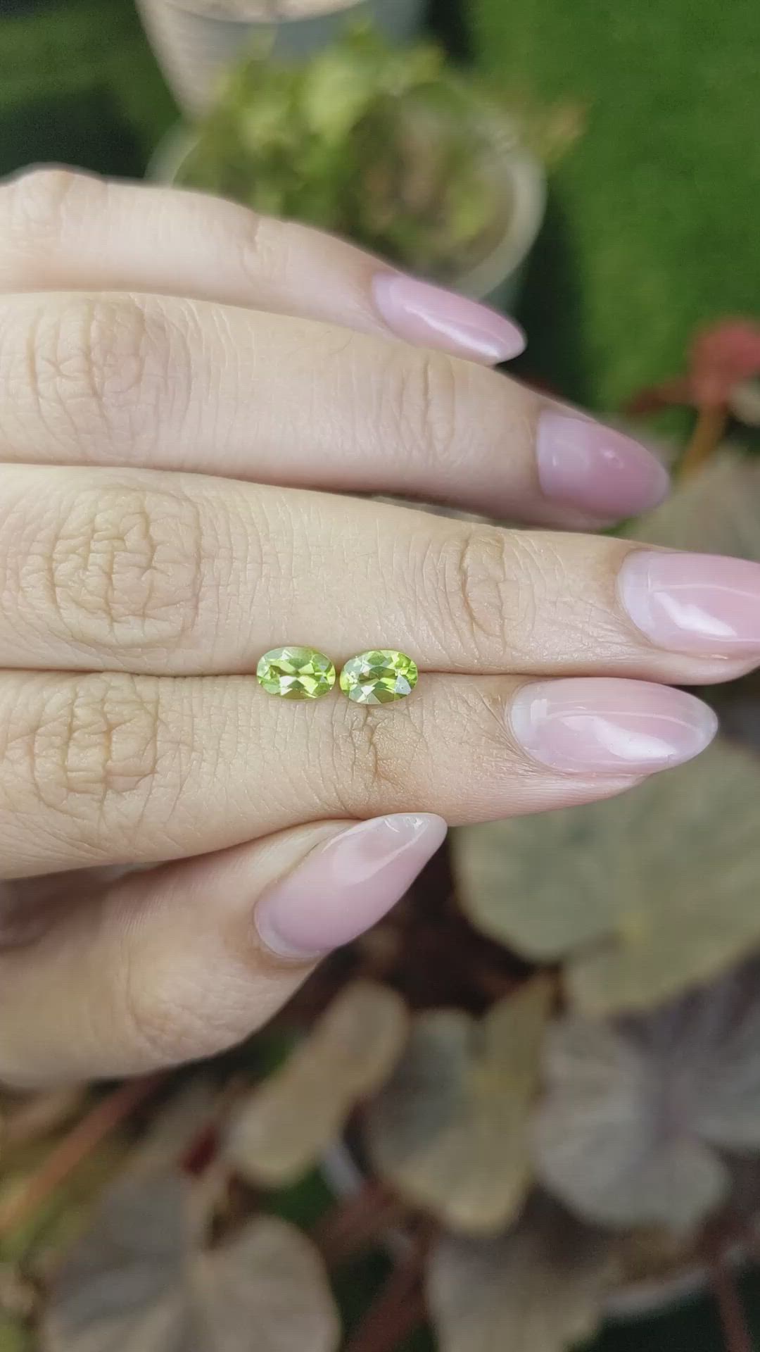 0.90 Ct.Tw.Total Carat Weight Yellowish Green Peridot Pair from Ceylon (Sri Lanka) Size Video