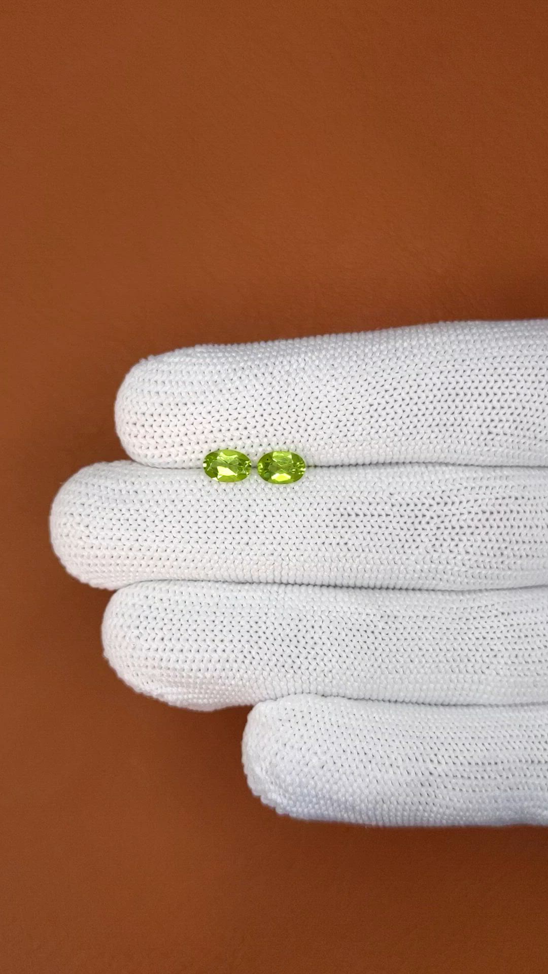 0.90 Ct.Tw.Total Carat Weight Yellowish Green Peridot Pair from Ceylon (Sri Lanka) Size Video