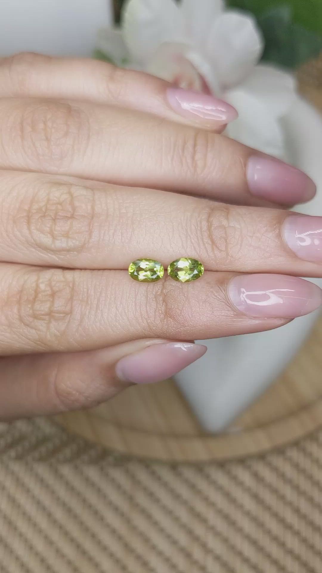 1.10 Ct.Tw.Total Carat Weight Green (Lime Green) Peridot Pair from Ceylon (Sri Lanka) Size Video