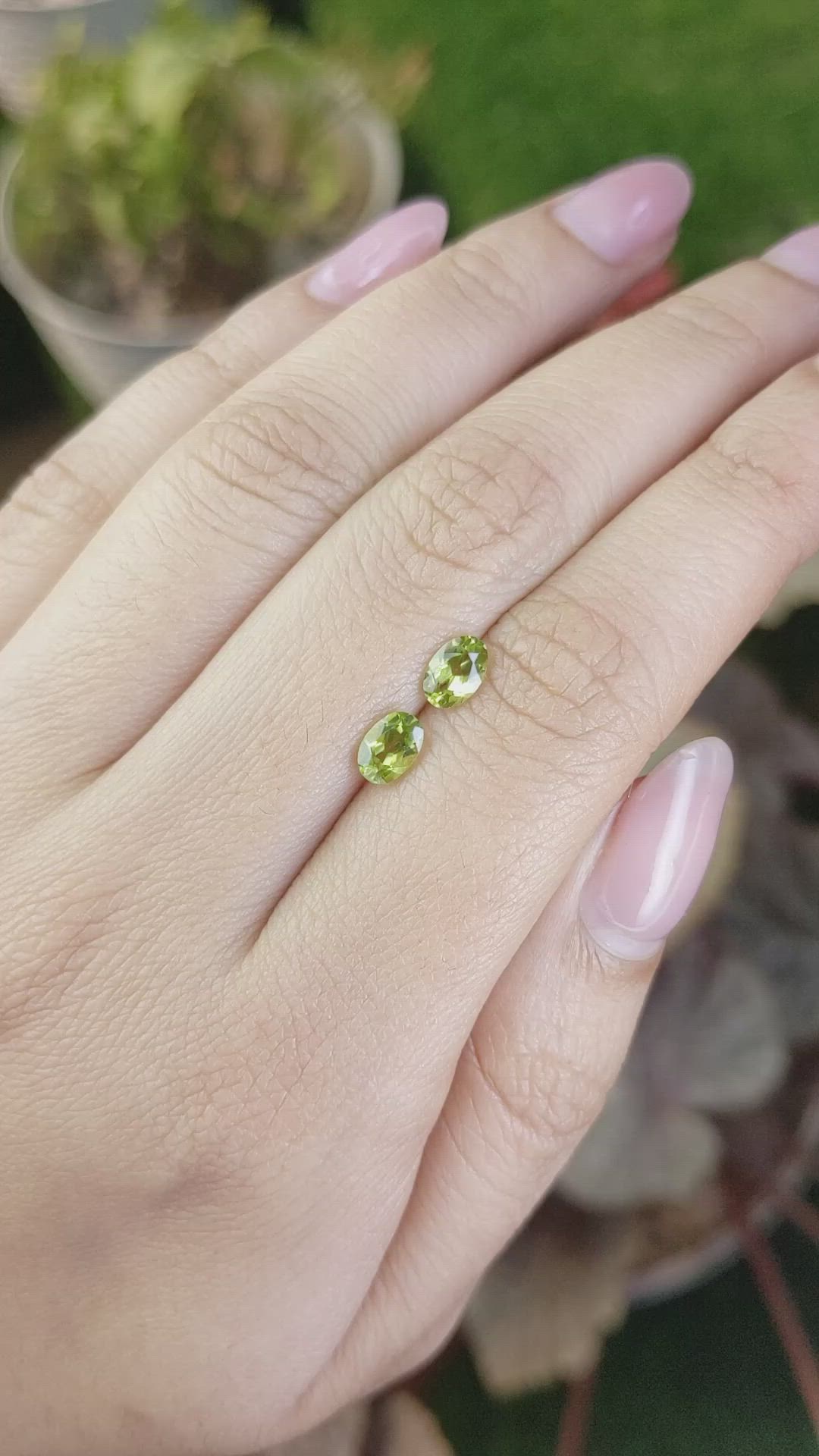 1.10 Ct.Tw.Total Carat Weight Green (Lime Green) Peridot Pair from Ceylon (Sri Lanka) Size Video