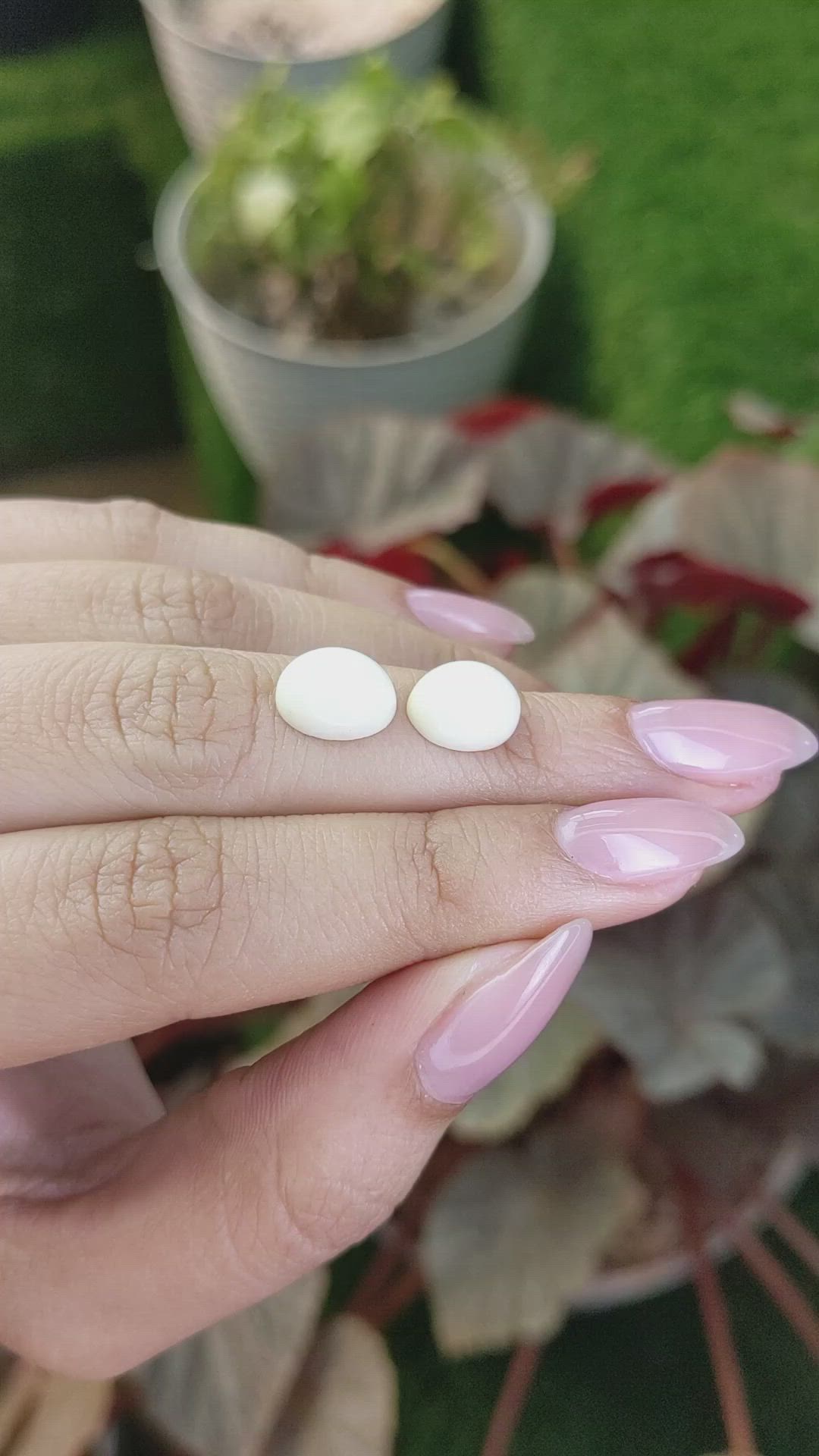 6.05&nbsp;Ct.Tw.Total Carat Weight Salmon and White Cabochon Coral Pair from Italy Size Video