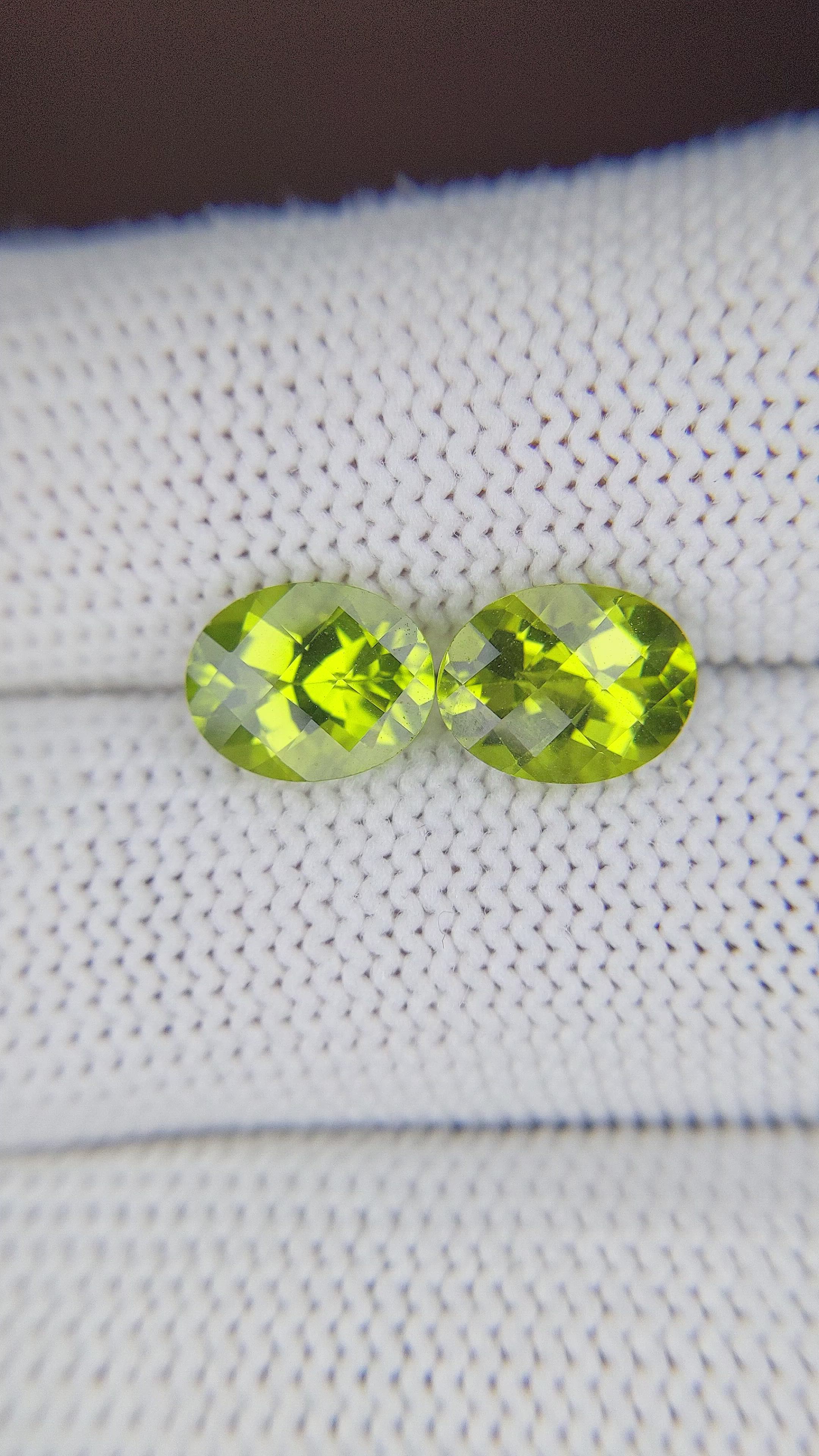3.92&nbsp;Ct.Tw.Total Carat Weight Peridot Pair from Ceylon (Sri Lanka) Size Video
