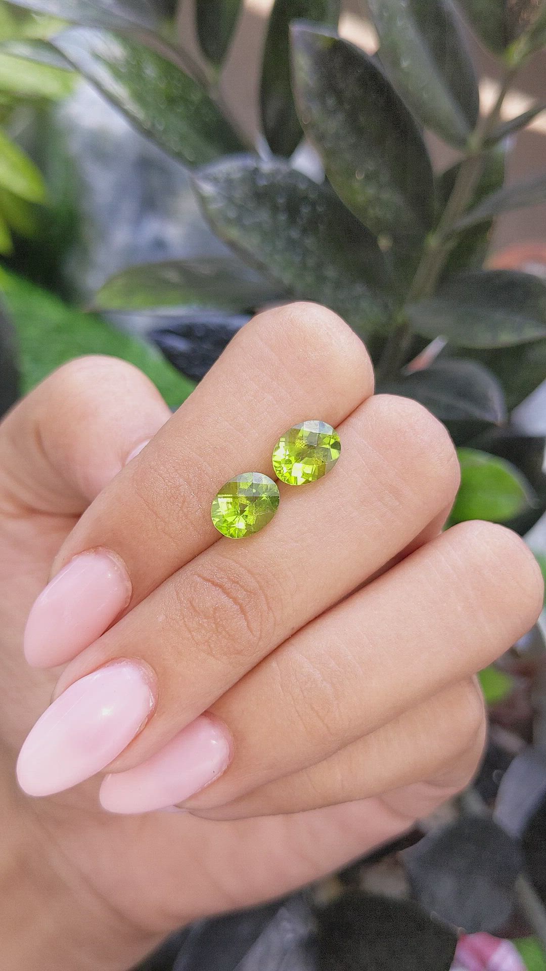 3.92&nbsp;Ct.Tw.Total Carat Weight Peridot Pair from Ceylon (Sri Lanka) Size Video