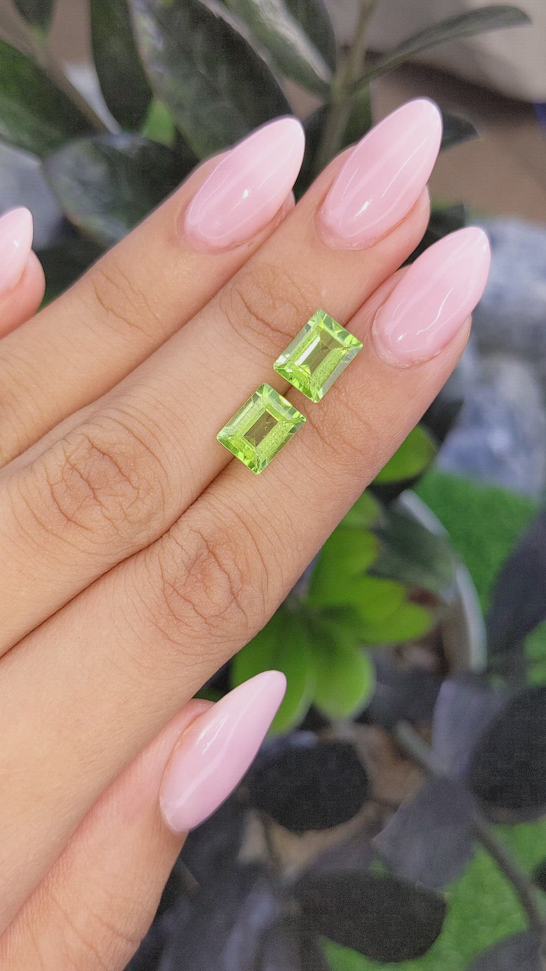 4.67&nbsp;Ct.Tw.Total Carat Weight Peridot Pair from Ceylon (Sri Lanka) Size Video