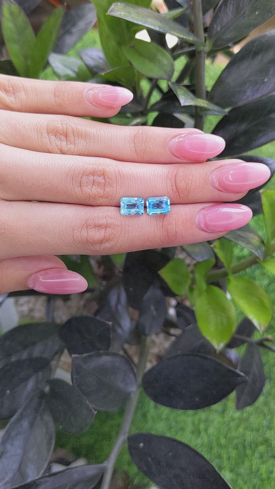 4.12&nbsp;Ct.Tw.Total Carat Weight Topaz Pair from Ceylon (Sri Lanka) Size Video