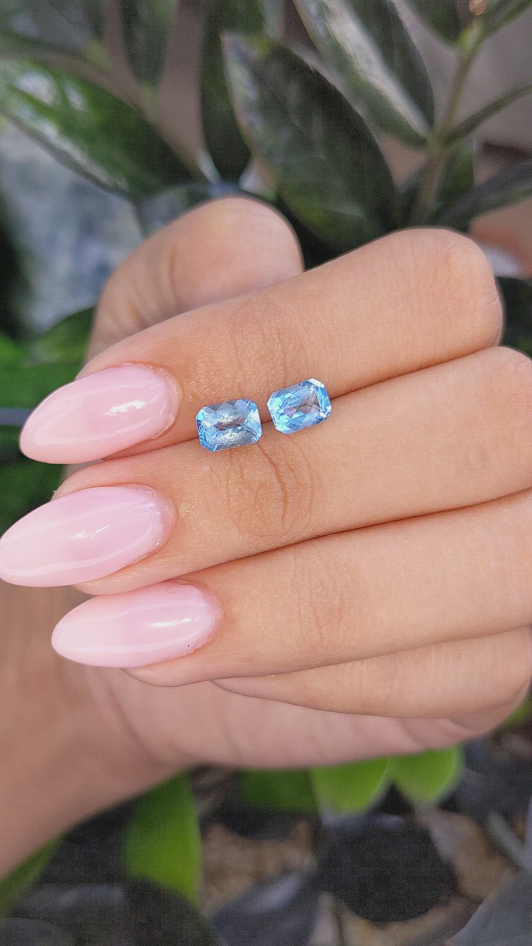 2.73&nbsp;Ct.Tw.Total Carat Weight Topaz Pair from Ceylon (Sri Lanka) Size Video