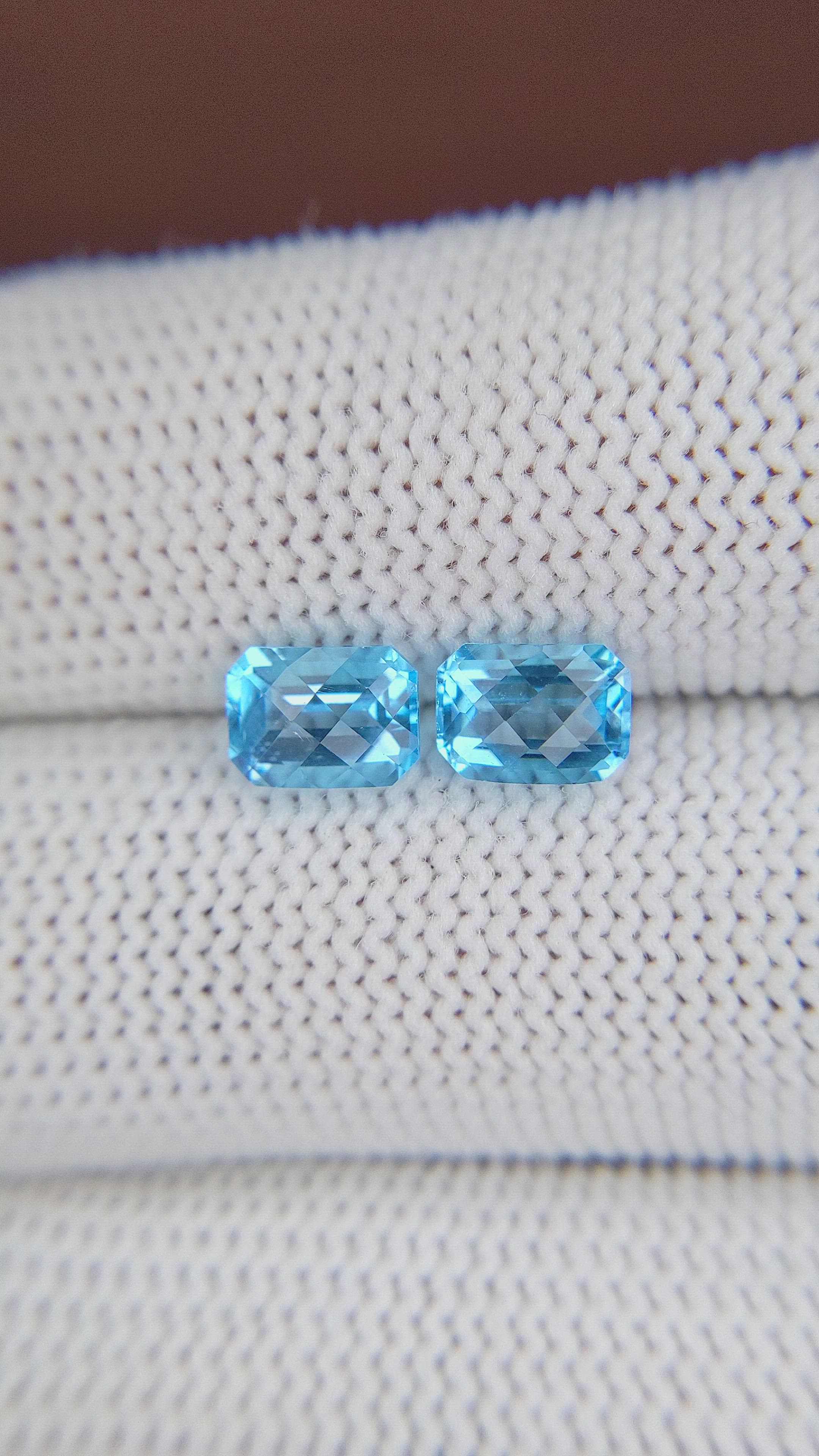 2.73&nbsp;Ct.Tw.Total Carat Weight Topaz Pair from Ceylon (Sri Lanka) Size Video