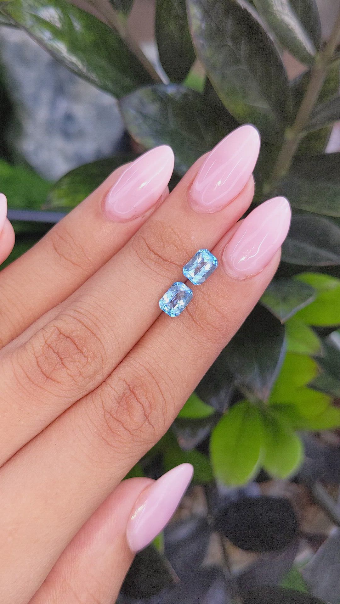 2.73&nbsp;Ct.Tw.Total Carat Weight Topaz Pair from Ceylon (Sri Lanka) Size Video