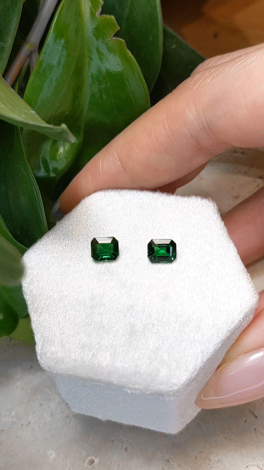 1.72&nbsp;Ct.Tw.Total Carat Weight Tsavorite Garnet Pair from Tanzania Size Video