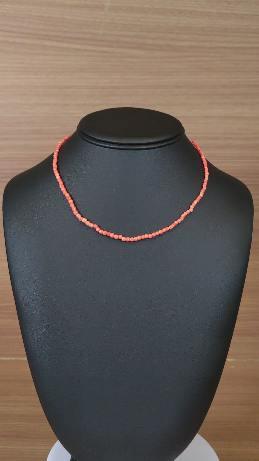 26.14 Ct. Coral Antique Style Necklace, 18K Yellow Gold Size Video