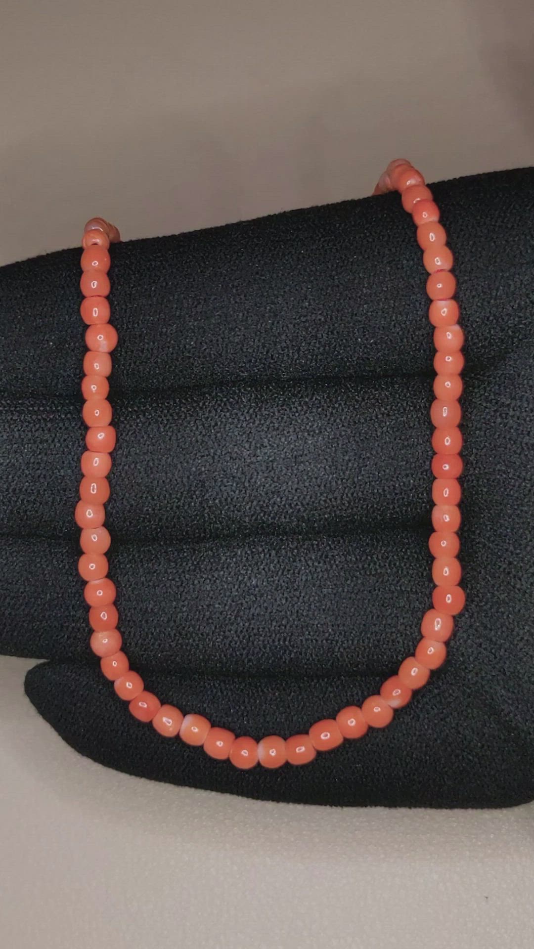 26.14 Ct. Coral Antique Style Necklace, 18K Yellow Gold Size Video